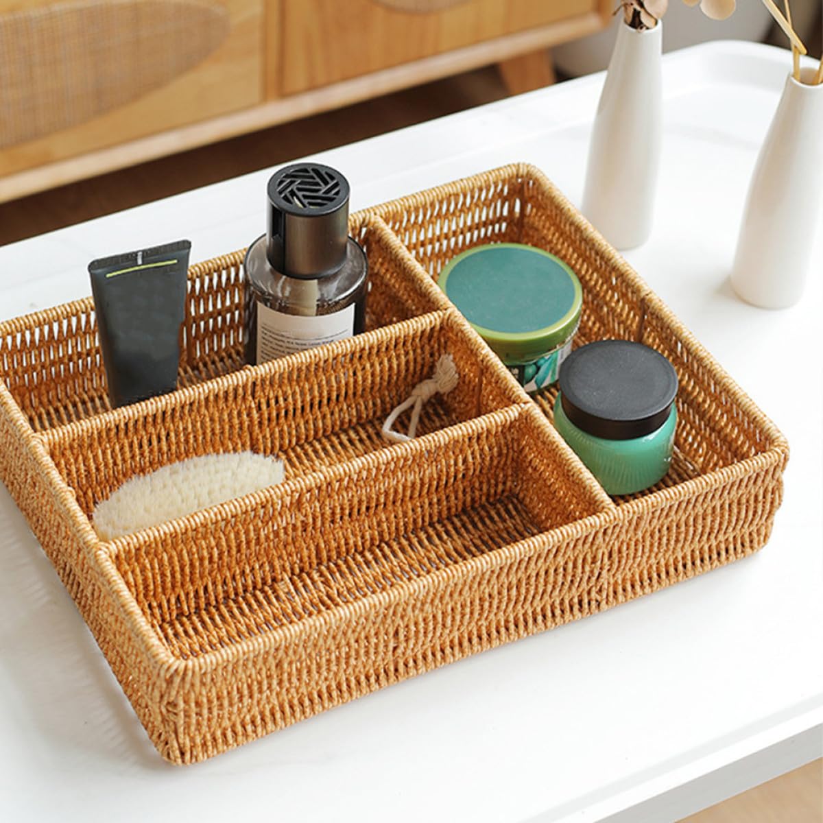 Kaki - Cesta de almacenamiento de plástico, elegante organizador tejido para llaves, cubiertos y artículos esenciales para el hogar, solución de almacenamiento multiusos para cajones y decoración