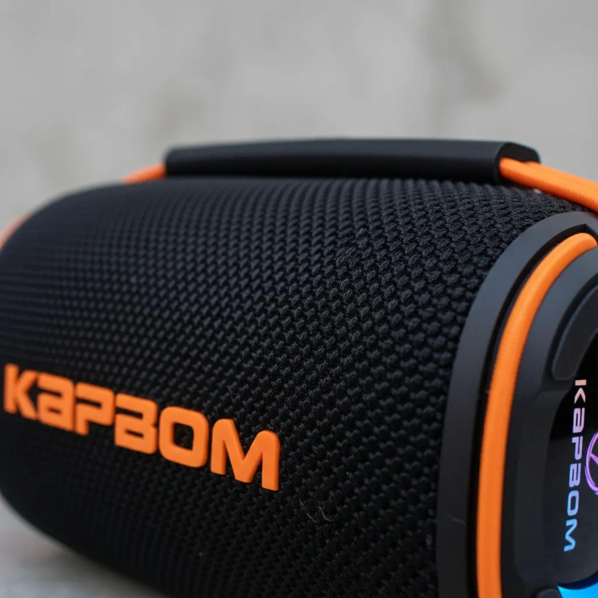 Caixa de Som Bluetooth 60W com Iluminação RGB, Portátil IPX4, TWS