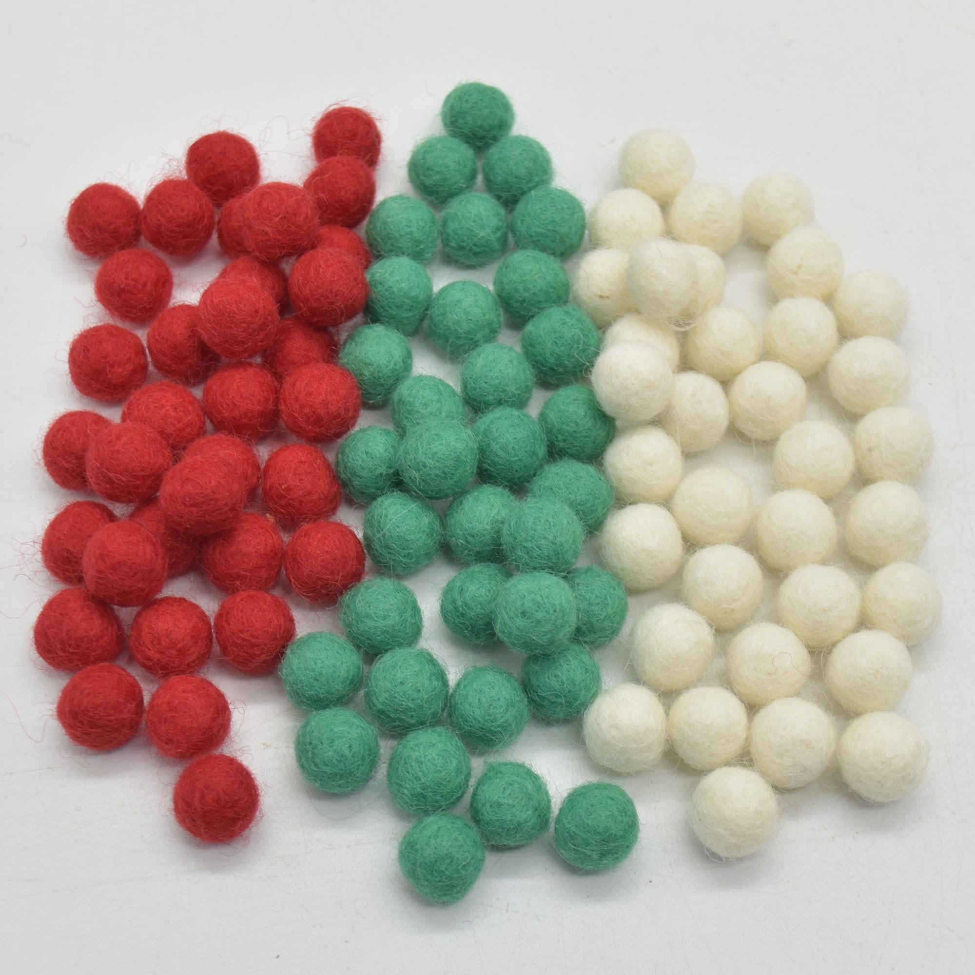Oriental Direct Christmas 01 100% Wool Felt Balls 1Cm - 100 Count - Christmas Colours 01