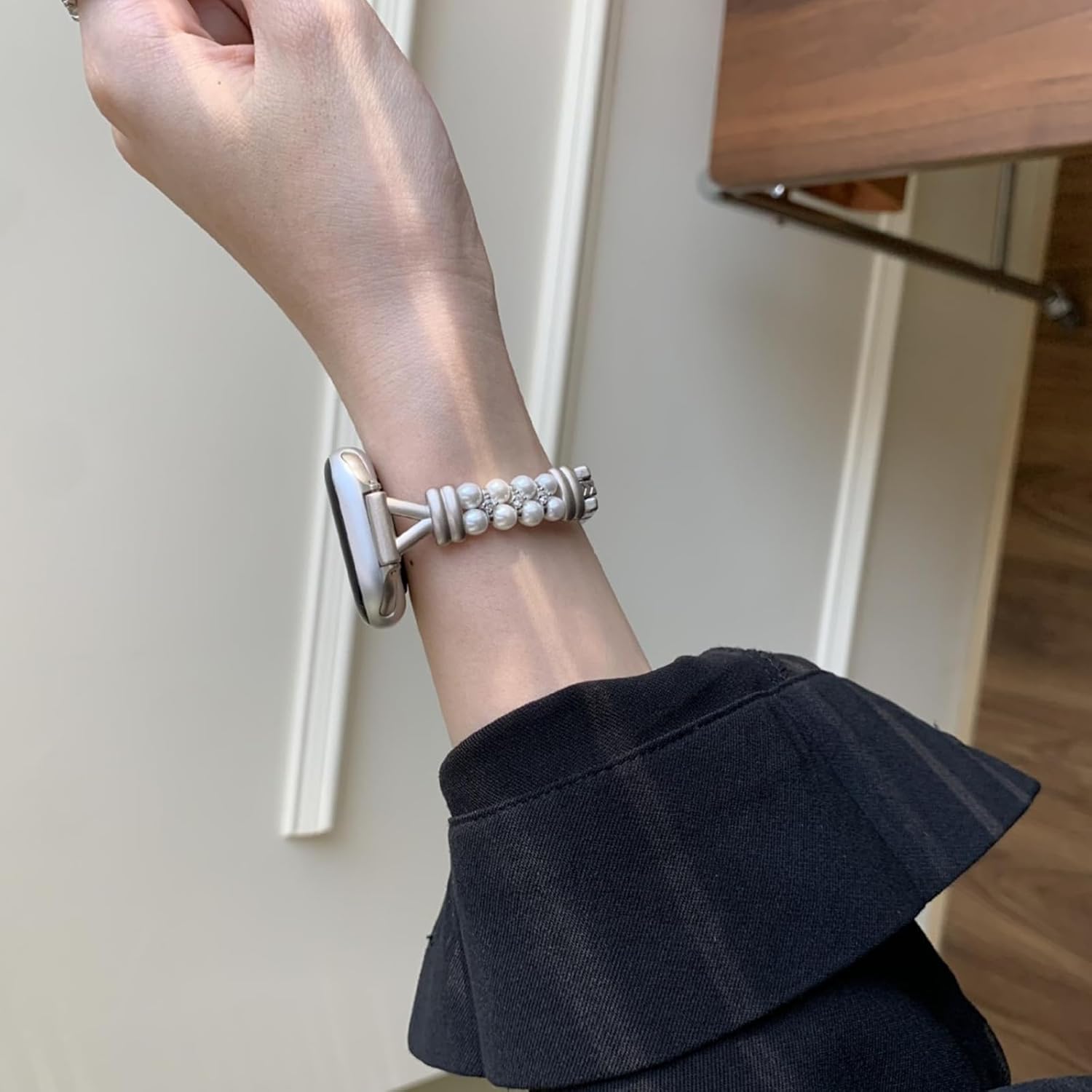 KnFISH Unique Pearl Designer Bracelet for Apple Watch 10 42mm Bands Women-Dressy Iwatch Band Metel Iphone Watch Wrap Compatible With Bling Apple Watch Series 10 9 8 7 6 5 4 3 2 1 se band 38/40/41mm