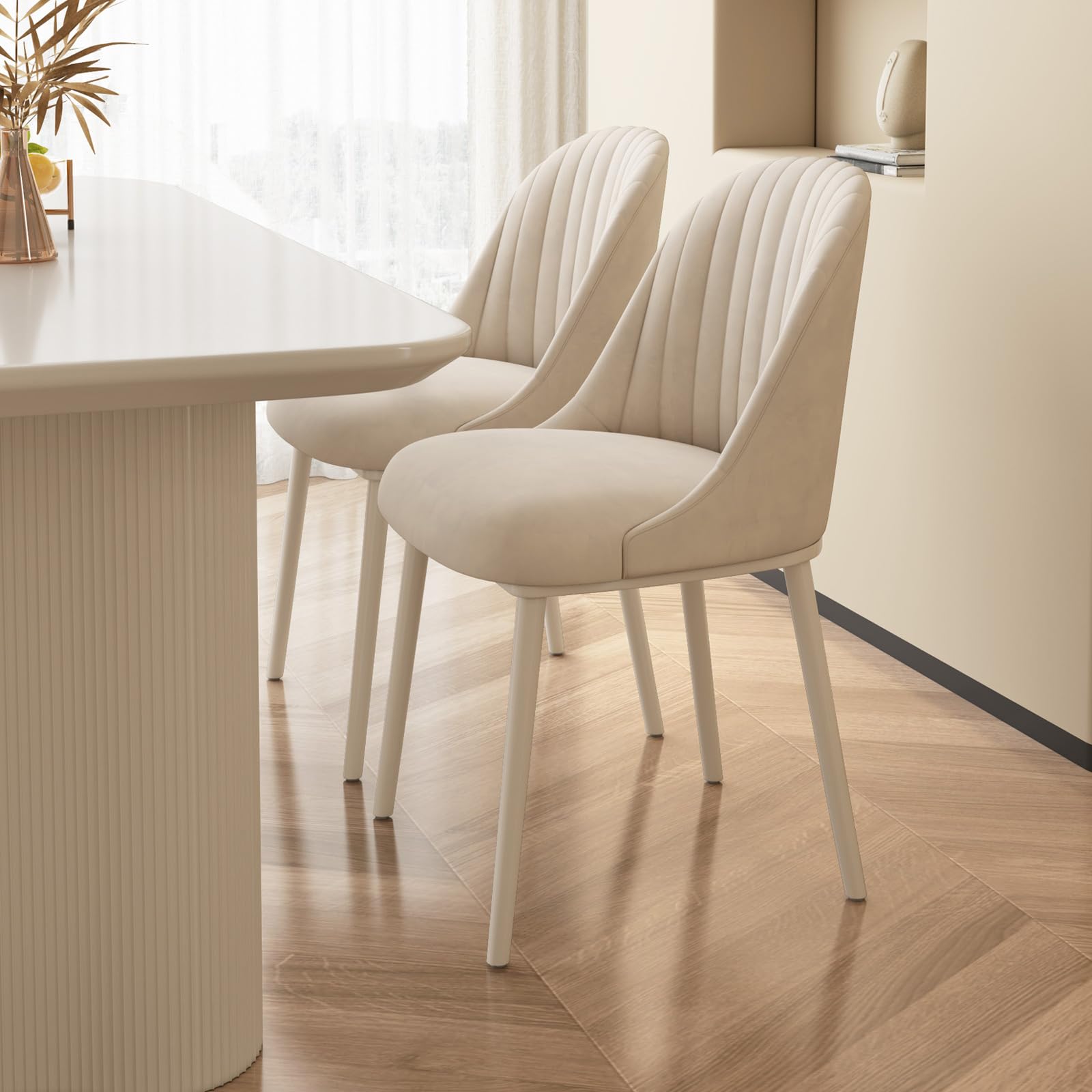 Elegante set di 6 sedie moderne color crema imbottite con seduta imbottita, schienale curvo e cuciture a canale, gambe in metallo resistenti per mobili da cucina e soggiorno