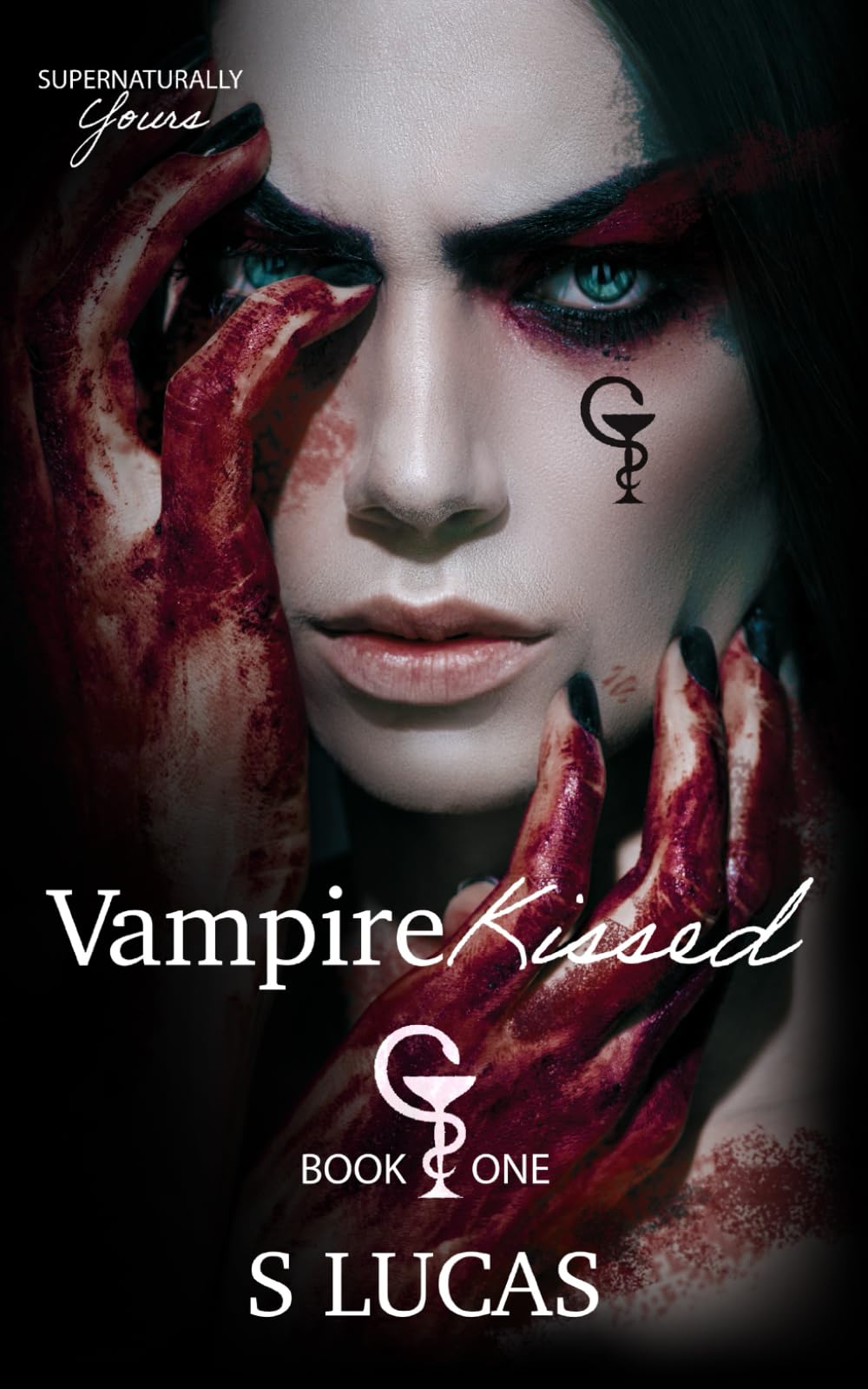 Vampire Kissed (Supernaturally Yours)