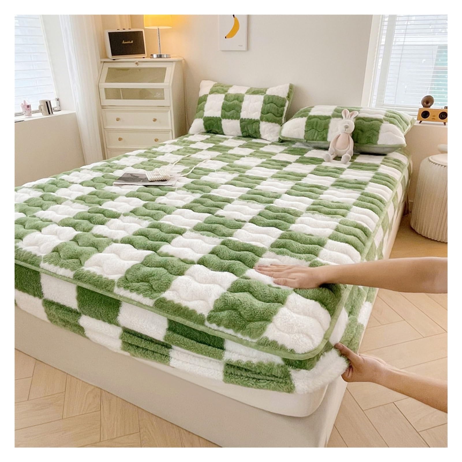 ZGSYH Velvet Fitted Sheet,New Arctic Velvet Sheet Mattress Protector,Soft Breathable Mattress Pad Cover for Twin Full Queen King California King Size Bed,Machine Washable(Green,71 * 79in)