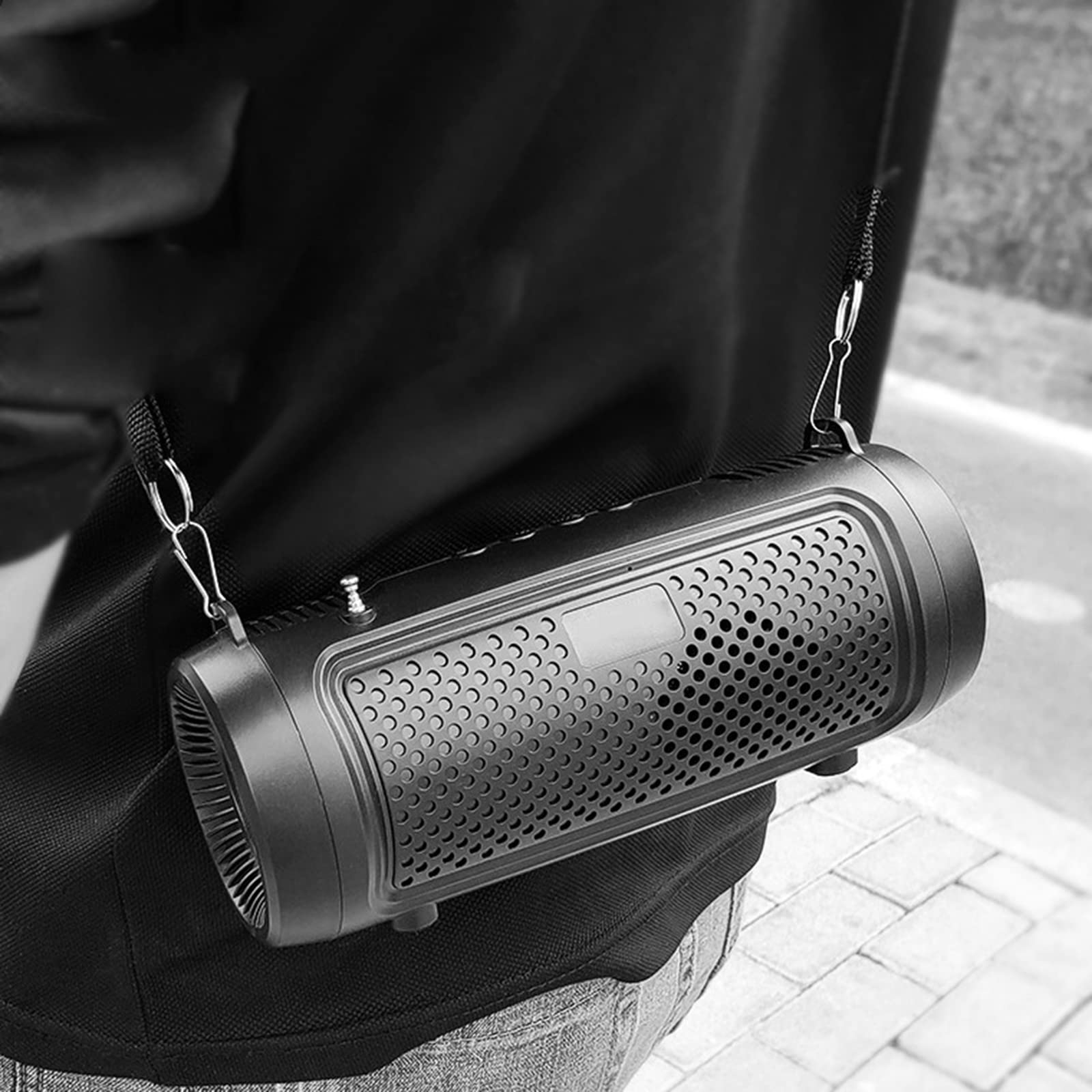 Nouveau Haut-Parleur Bluetooth sans Fil extérieur, USB Portable, TF, Radio FM pour l'équitation, avec Lampe de Poche/capacité de la Batterie 500mAh