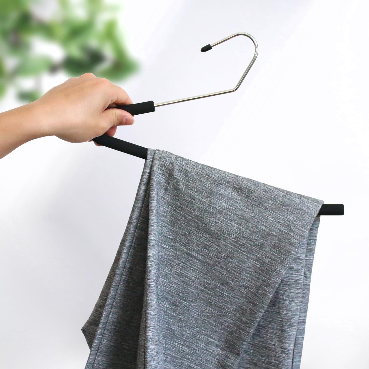 Perchas antideslizantes para pantalones, perchas de espuma con extremo abierto para hombres y mujeres, perchas de metal para pantalones que ahorran espacio para armario, falda y jeans, color