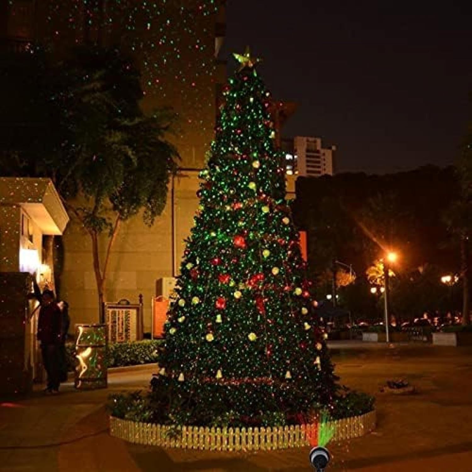 GuyAna Proiettore Natalizio Stellato, luci da Giardino, Esterno Rosso Verde Blu Tre Colori Movimento lucciola Luce di proiezione con Telecomando per Feste di Natale, Matrimoni, Blu+Verde+Rosso, 1 p