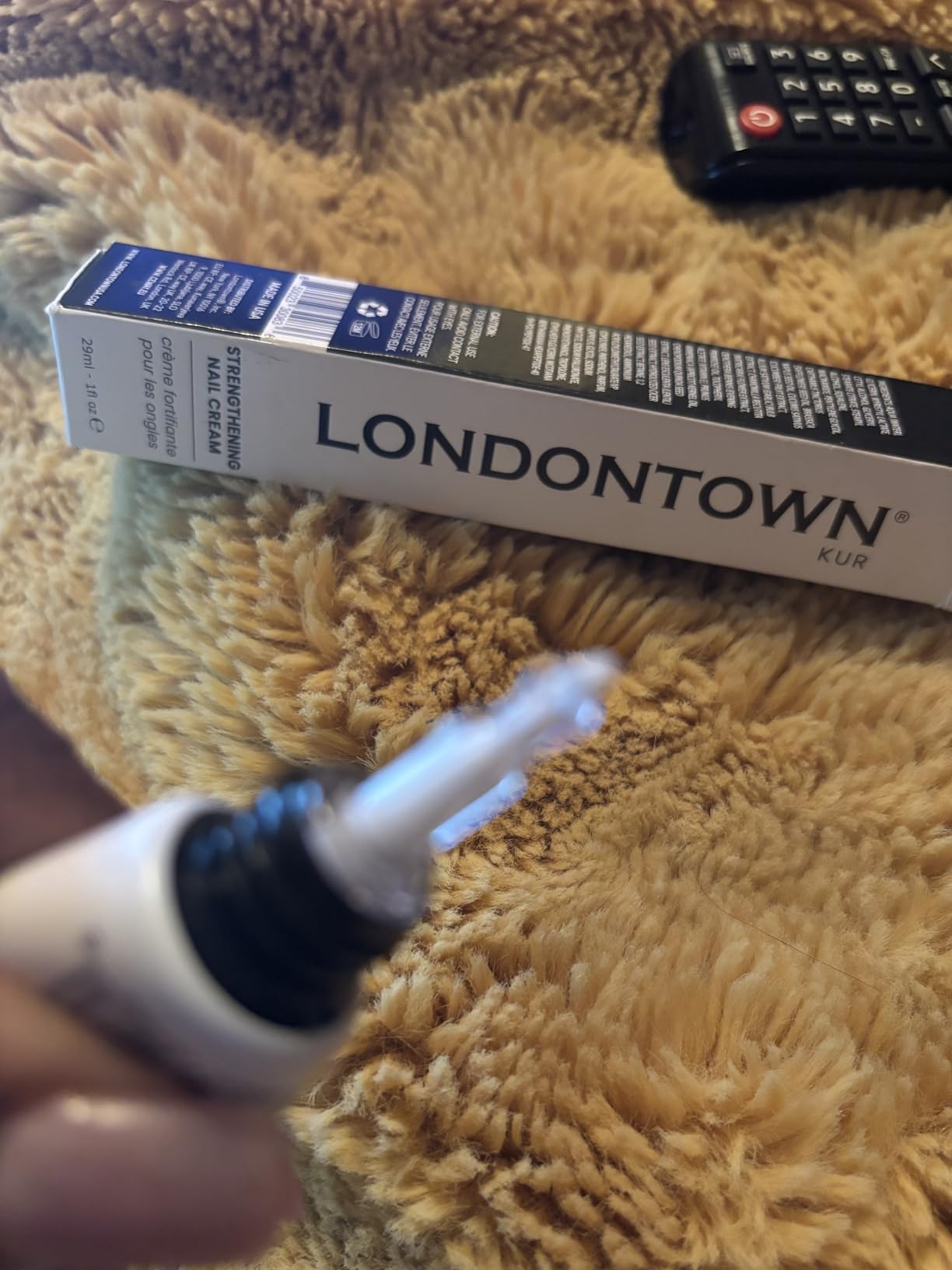 LONDONTOWN Nail Strengthening Cream – Nail Growth & Conditioning Treatment for Weak, Brittle Nails – Stops Splits, Chips & Cracks – Nail & Cuticle Repair for Stronger, Healthier Nails, 1 fl oz