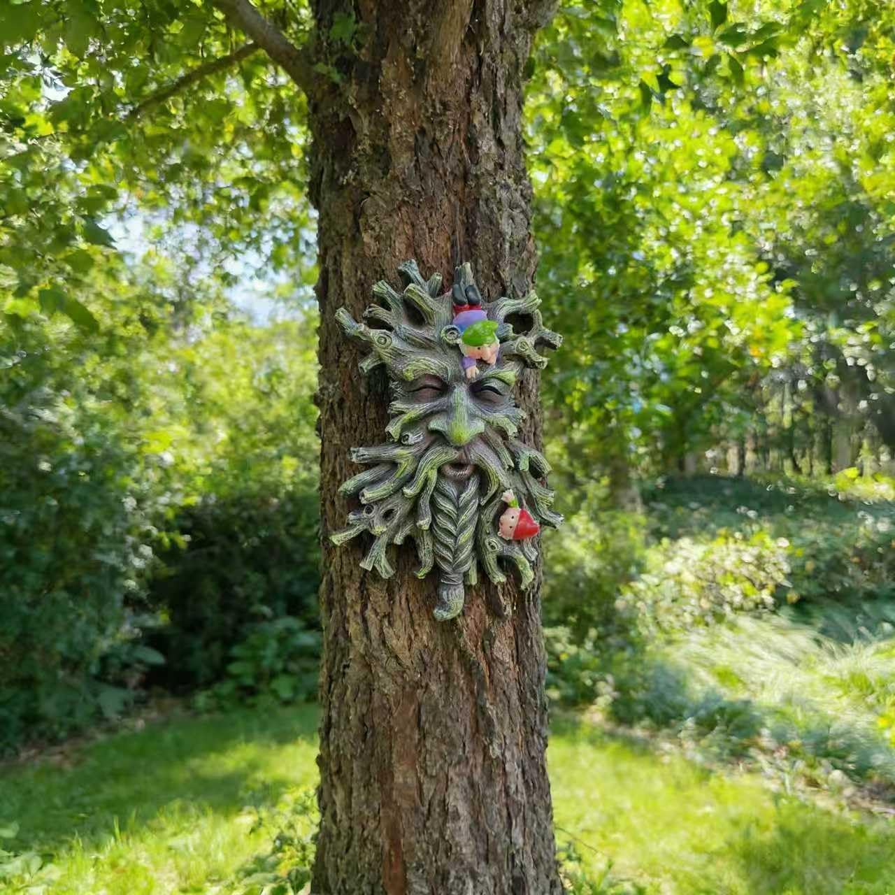 Whimsical Tree Face Garden Decoration ，Tree Faces Decor Outdoor Wallmounted Statue Art with Leaf Features, Outdoor Decor Garden Accessory (Green)
