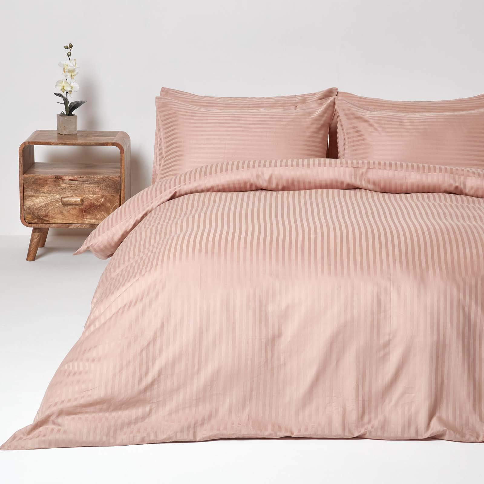 Homescapes 3-teiliges Damast-Bettwäsche-Set Taupe-beige aus 100% ägyptischer Baumwolle mit Satin-Streifen, 1 Bettbezug 230x220 cm & 2 Kissenbezüge 48x74 cm