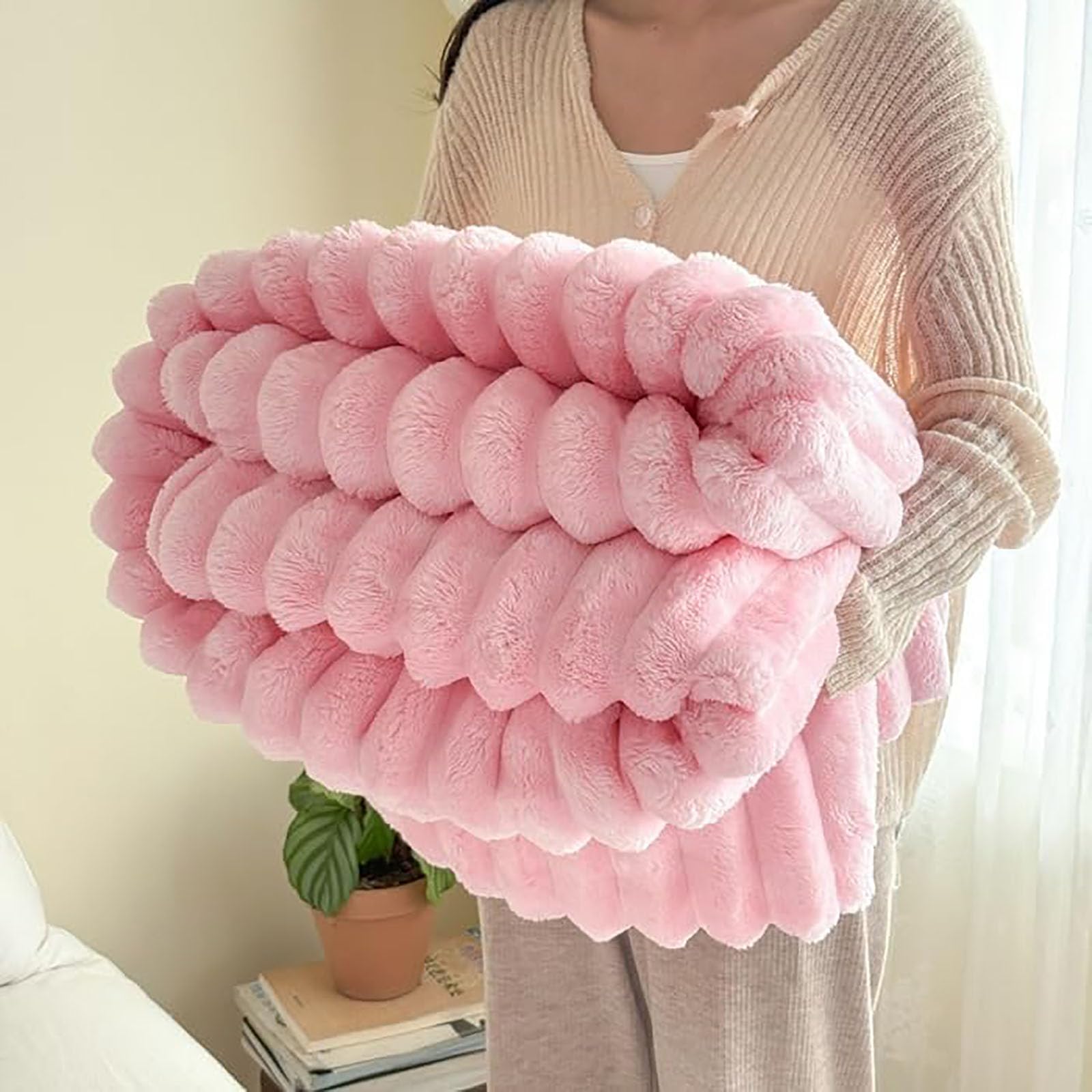 Bunny Blanket for Adults, Bunny Blanket for Women, Faux Rabbit Fur Fuzzy Plush Blanket, Cozy Fluffy Bubble Blanket for Bed, Couch, Sofa,200x230cm(79x90in),Pink