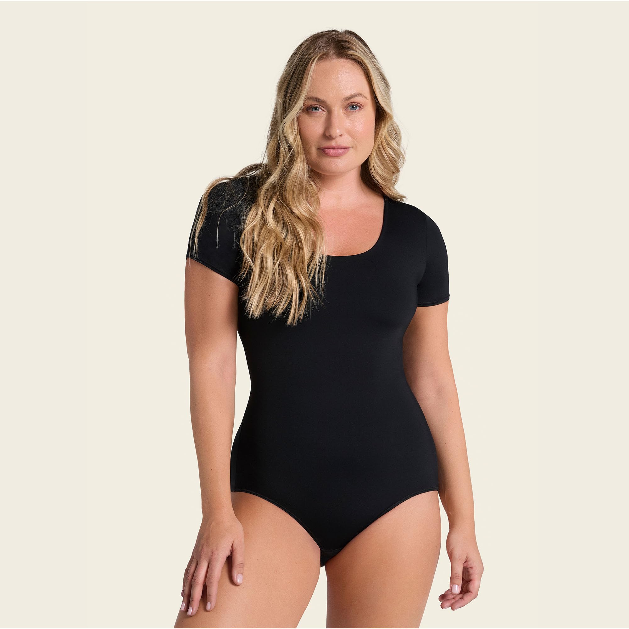 Leonisa Essential Boldly - Body moldeador de manga corta para mujer, cuello redondo