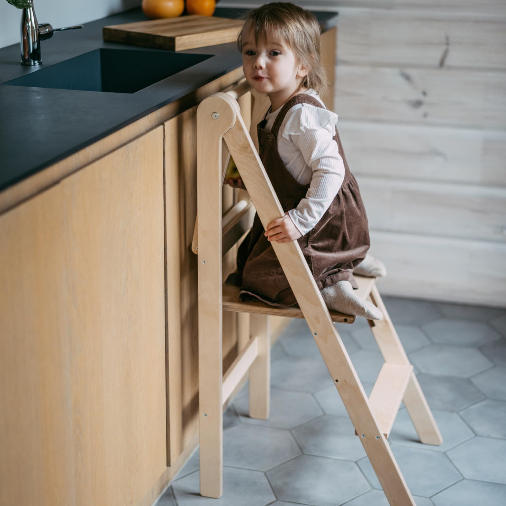 Leg&Go Montessori klappbarer Lernturm mit höhenverstellbarer Plattform - komplett montiert und sofort einsatzbereit. (Naturholz)