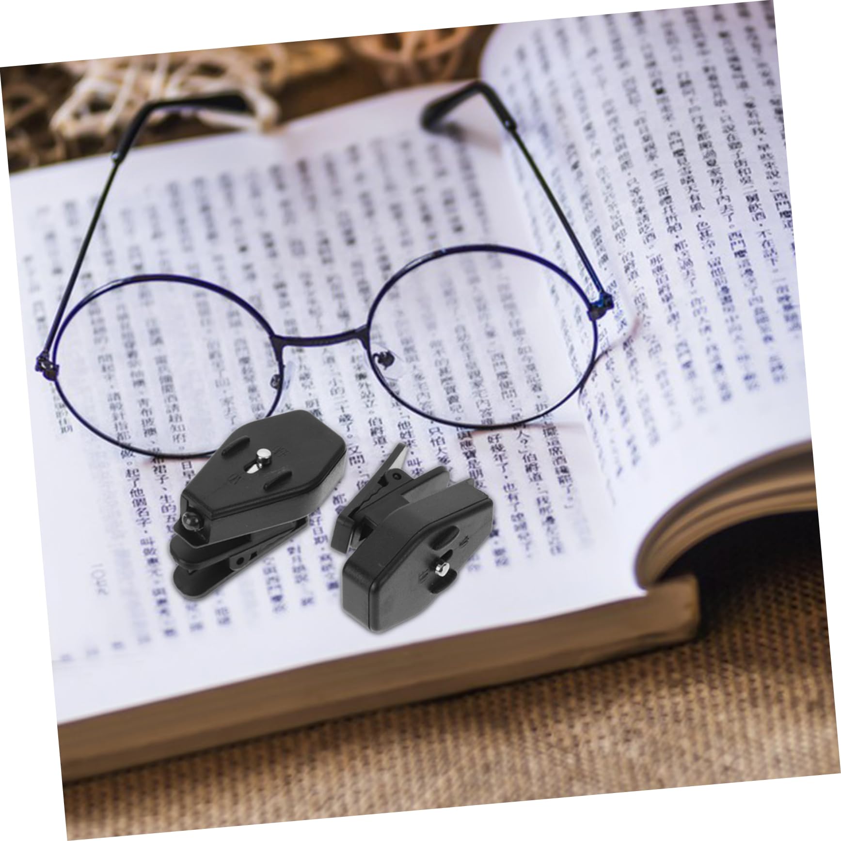 Homoyoyo 2pcs Led Eyeglass Clip Lights Portable Lamp for Night Fishing Lightweight Plastic Book Light for Glasses for Camping and Travel