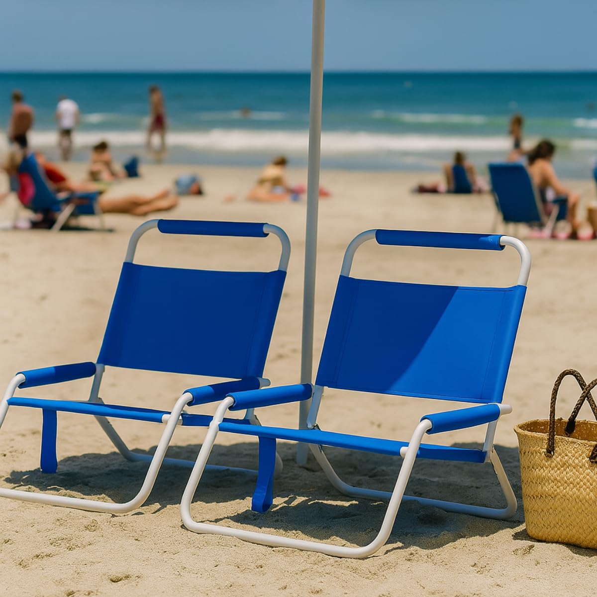 Fora Chaise Pliante inclinable pour Plage - Structure métallique Blanche, Assise en Polyester 600D renforcé, Rembourrage sur Les accoudoirs et la tête, Design léger avec poignée intégrée