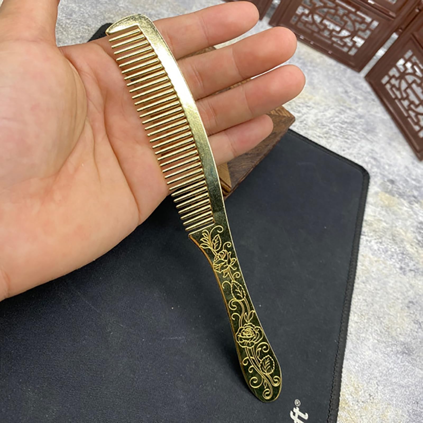 金色の手とバラの彫刻 可愛い雑貨♡】 頑張る毎日に、 小さなご褒美を✨ 見ているだけで癒さ