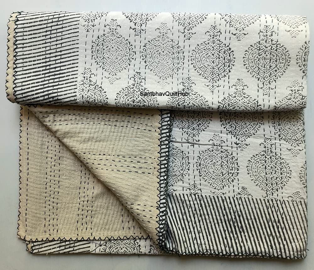 Coperta trapuntata in cotone con stampa floreale a mano