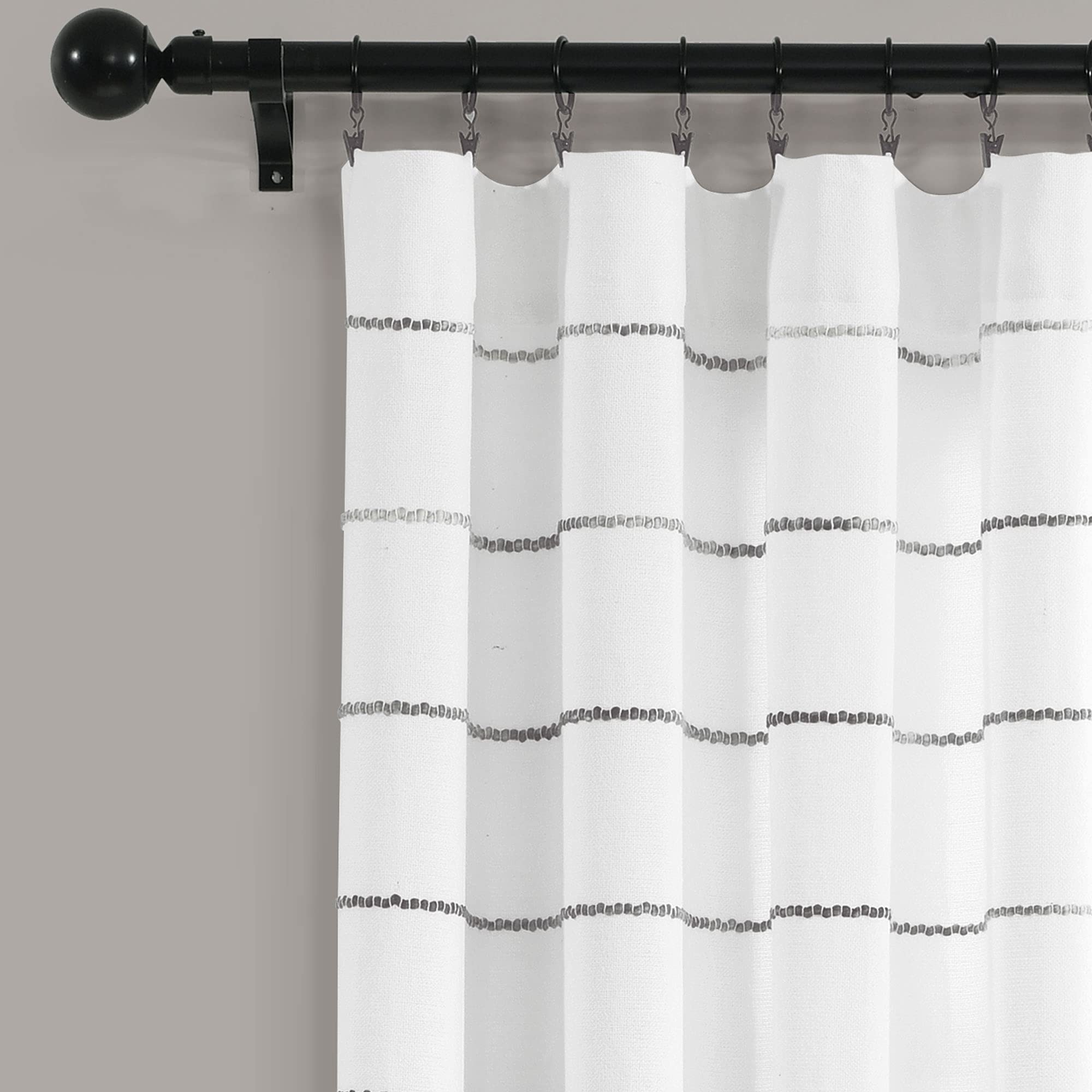 Lush Decor Reyna - Set di tende per finestra con volant, per soggiorno, sala da pranzo, camera da letto, 137,2 x 160 cm, colore: Bianco