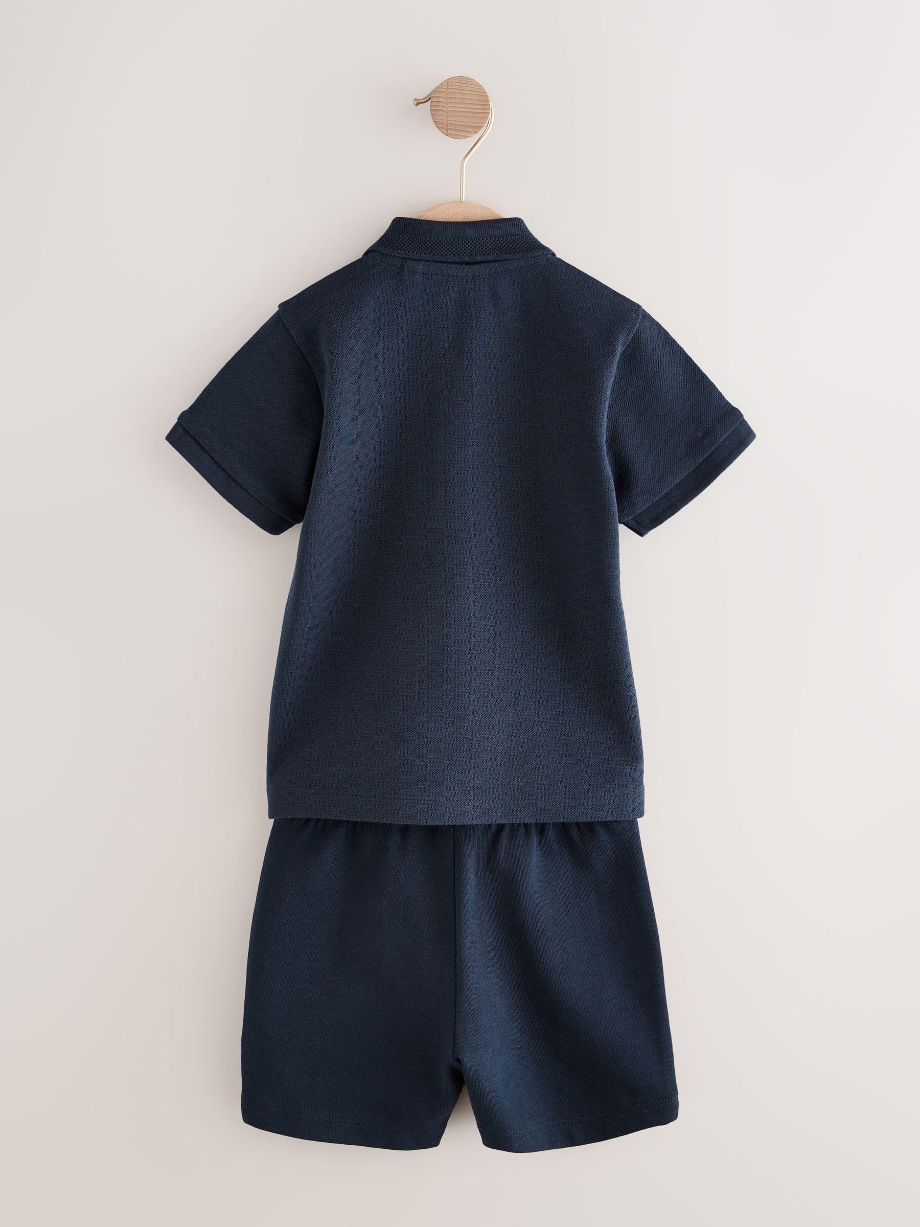NEXT Jungen Standard Kurzarm-Polohemd mit Reißverschluss und Shorts 62-122