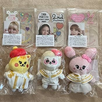 Amazon.co.jp: NiziU 背景アクリルスタンド&バッグチャーム リク