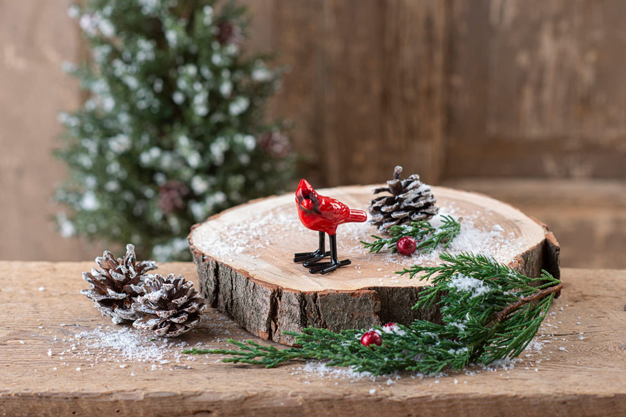 Amazon.com: Ganz CX176433 Small Regal Red Cardinal Figurine, 2.76