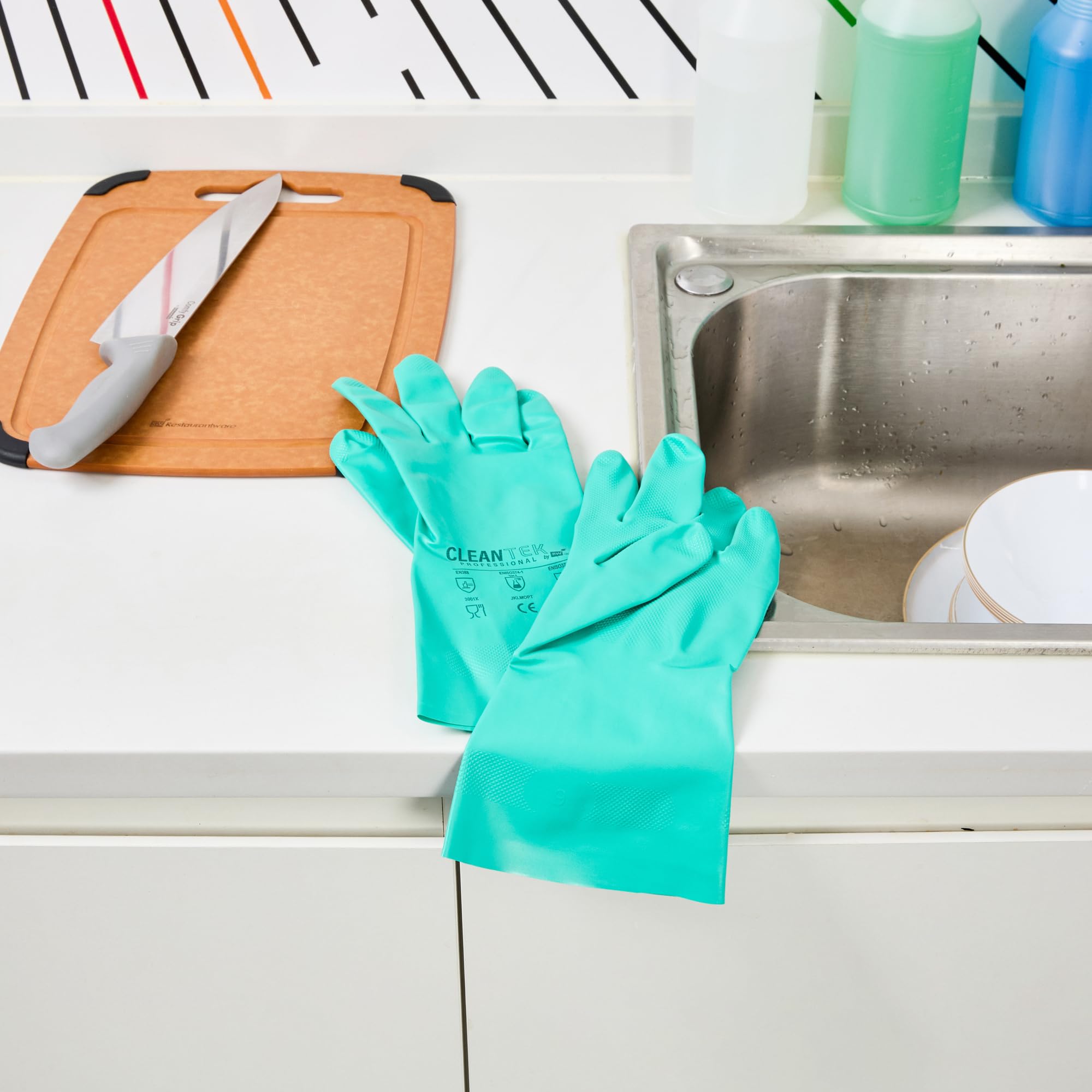 Restaurantware - Clean Tek Professional - Guantes de limpieza grandes de 15 mil, 10 pares de guantes largos, forro flocado, sin polvo, guantes de nitrilo verde tolerantes a productos químicos, sin