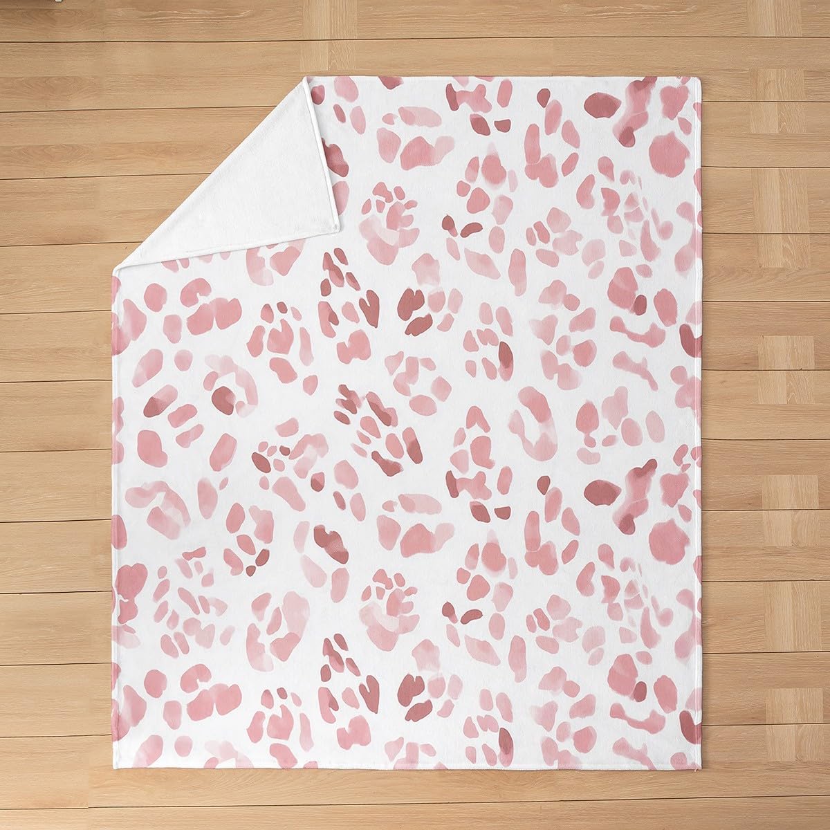 jejeloiu Pink Leopard Flannel Blanket Plush Fuzzy Cheetah Fleece Throw Blanket for Boys Girls Leopard Fur Print Plush Lightweight Sofa Throw Animal Print Twin 60"x80" for Bed Couch Chair Living Room