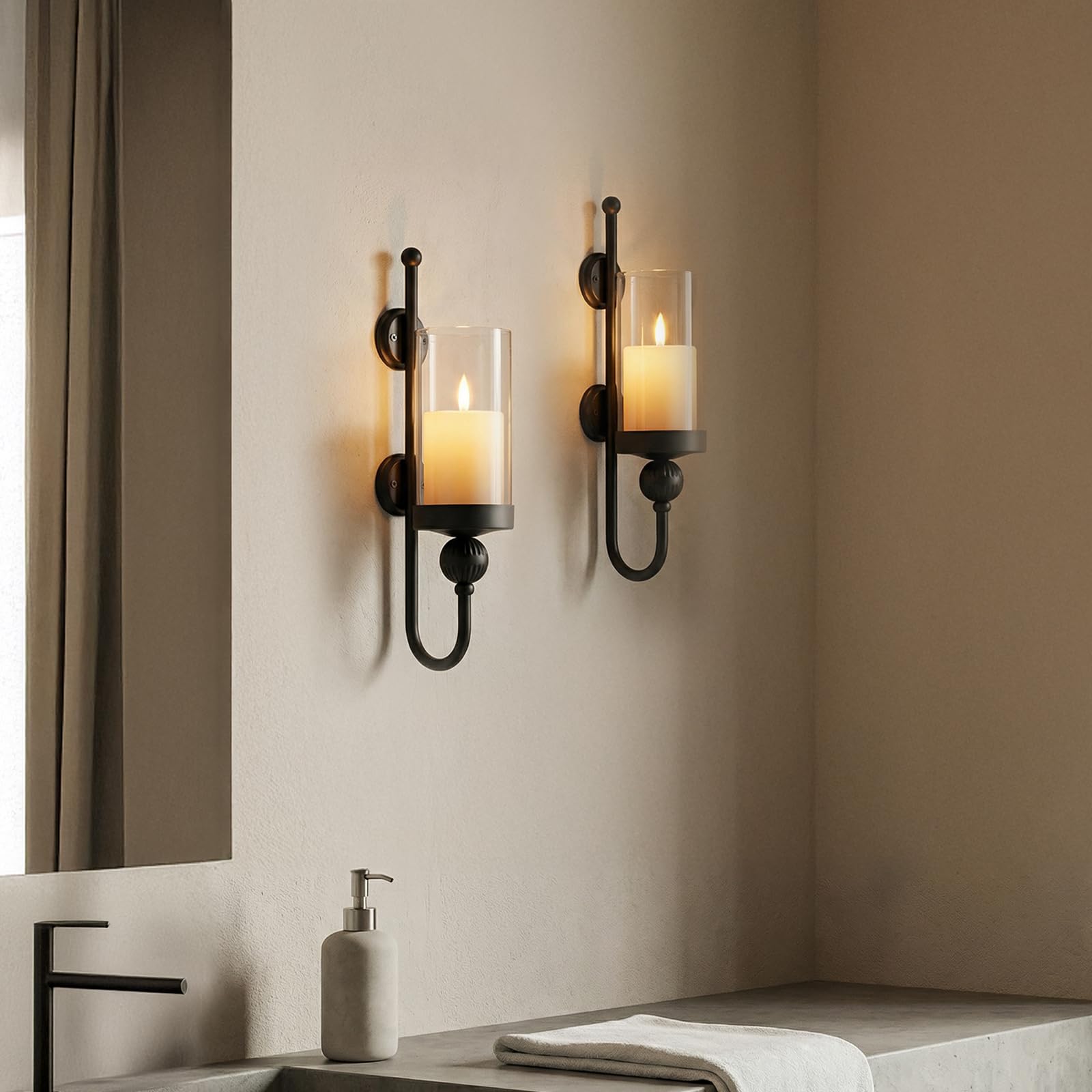Sziqiqi Negro Portavelas de Pared Metálicos: Apliques para Pilares Juego de 2 con Cristales Antiviento - Soportes Modernos de Pared para Velas como Decoración de Pared para Salón Baño Dormitorio