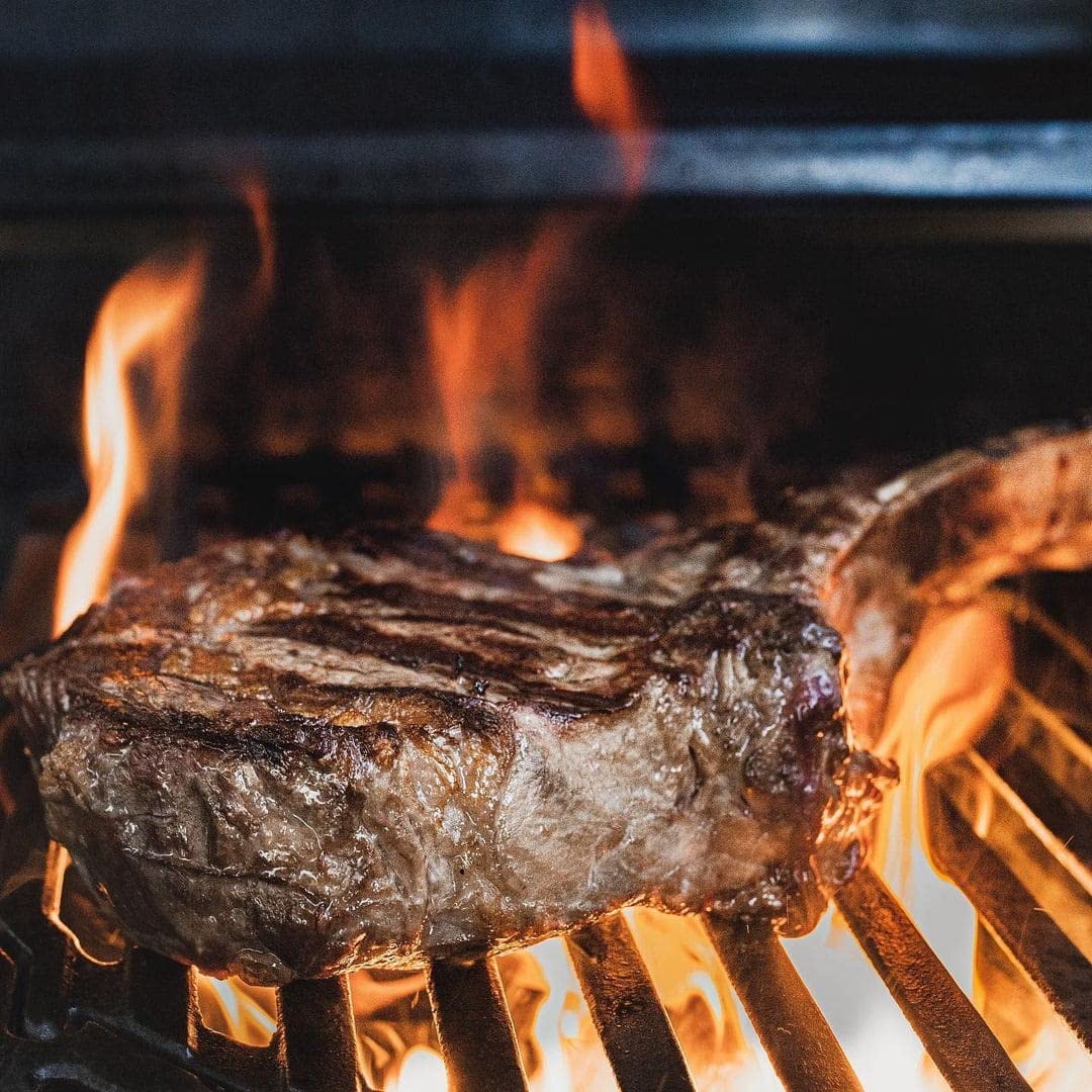 El Gaucho Grillrost aus Edelstahl, 64 x 40 x 10 cm, Doppelgriff und Standfüße