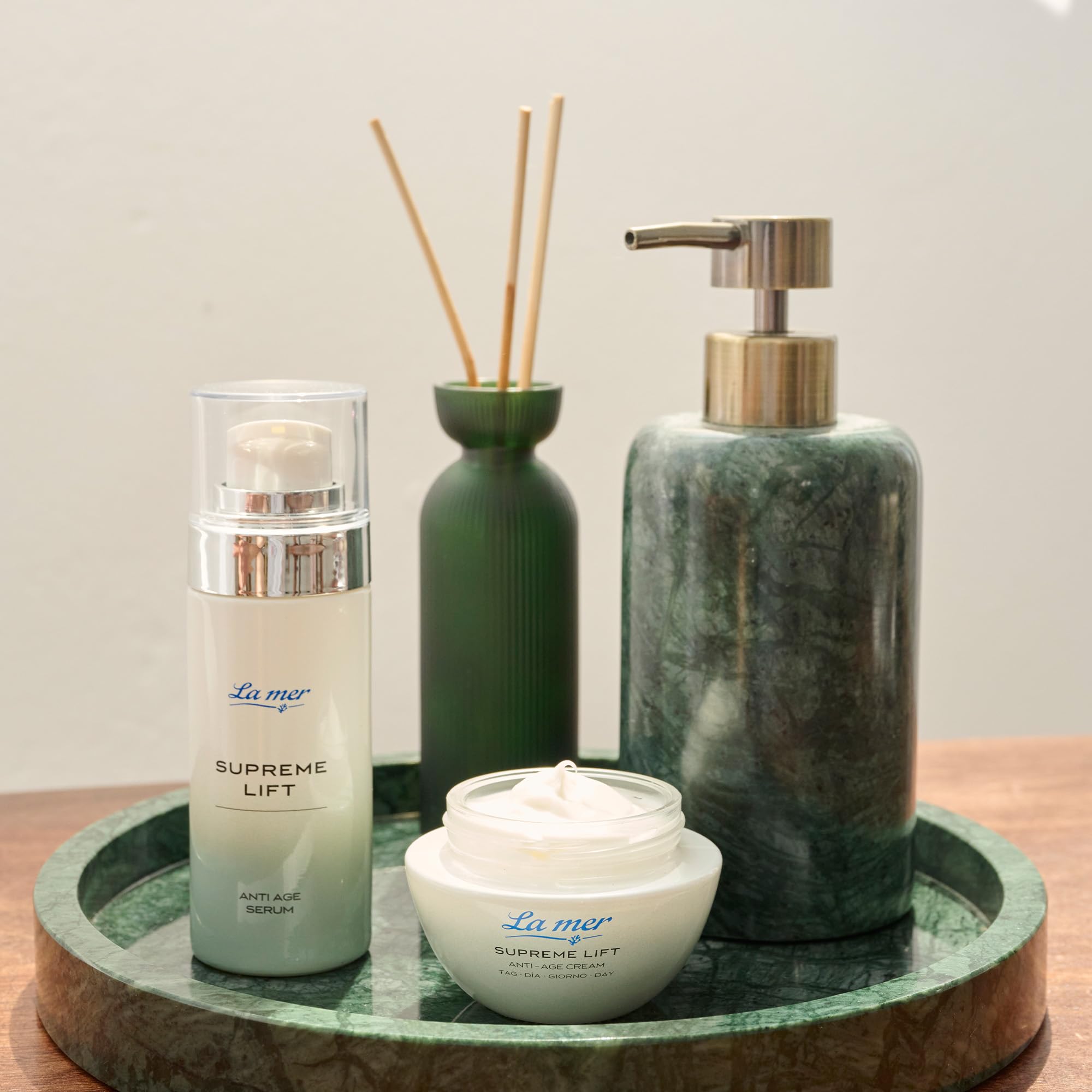 Suprme Lift Anti-Age Cream Tag - Verbesserte Rezeptur und Design - Wirkt gegen die Zeichen von Aging - Intensive Feuchtigkeit - Reduziert Faltentiefe und glättet die Haut - 50 ml