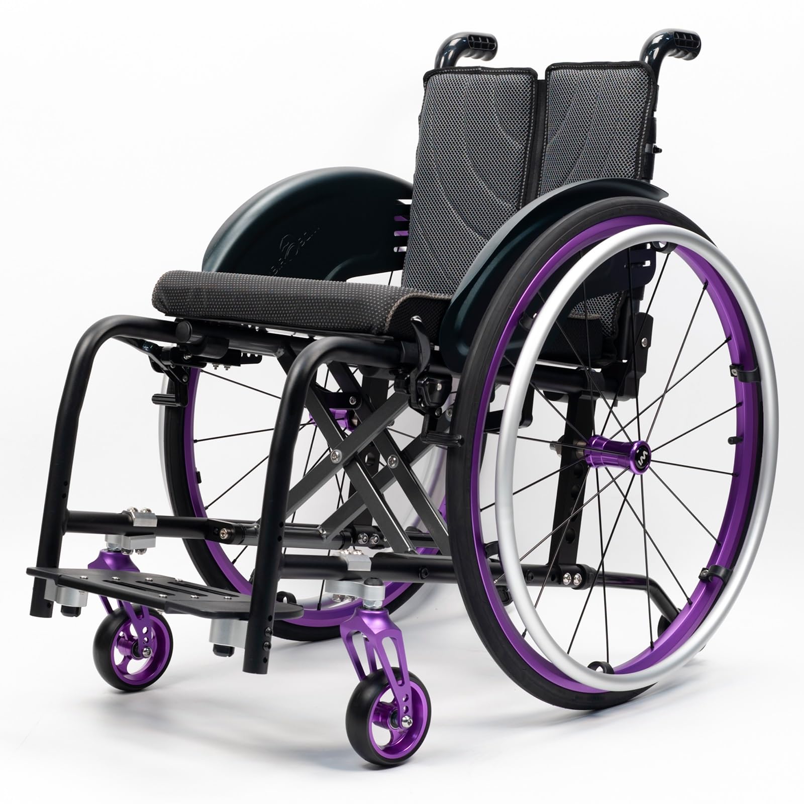 Lekkie składane krzesło ze stopu aluminium dla dorosłych, wyposażone w opony poręcze (szerokość siedziska: 38 cm)