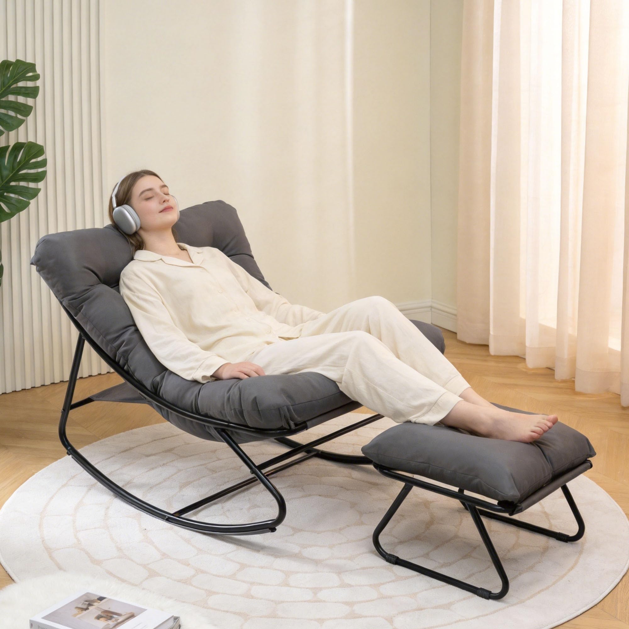 Fauteuil a Bascule avec Repose-Pieds, Chaise a Bascule avec Coussin Rembourré, Charge 150 kg, Cadre en Métal, Rocking Chair en Forme d'Oeuf, pour l'intérieur et l'extérieur Salon, Balcon -Gris