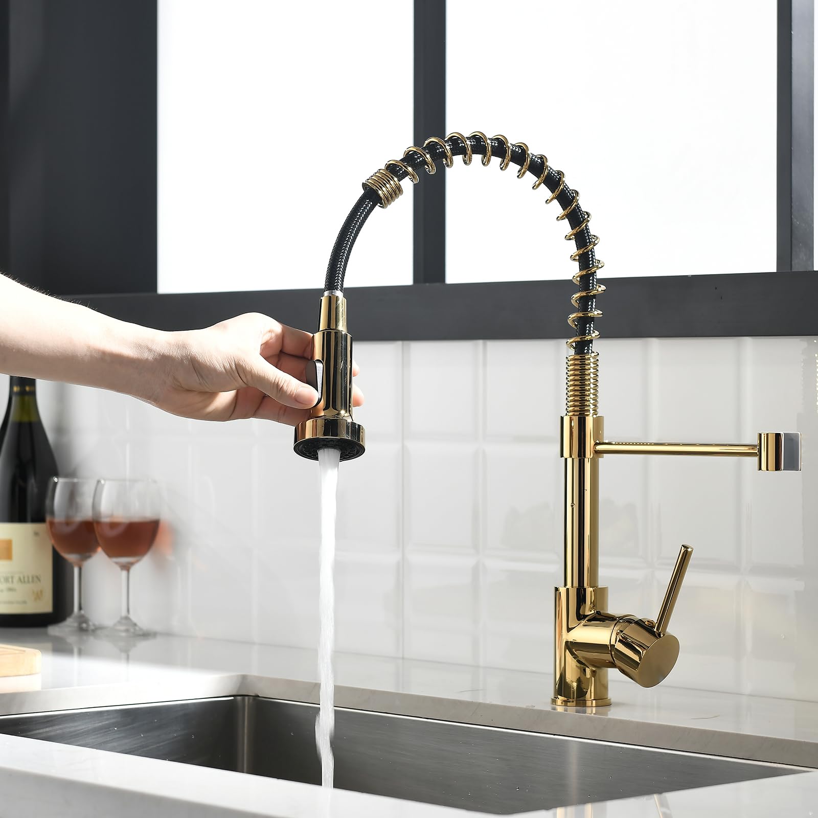 COSZWQDP Elegant Black and Gold Kitchen Faucet for Modern Spaces Pull Down Sprayer Effortless Control and Clean Design