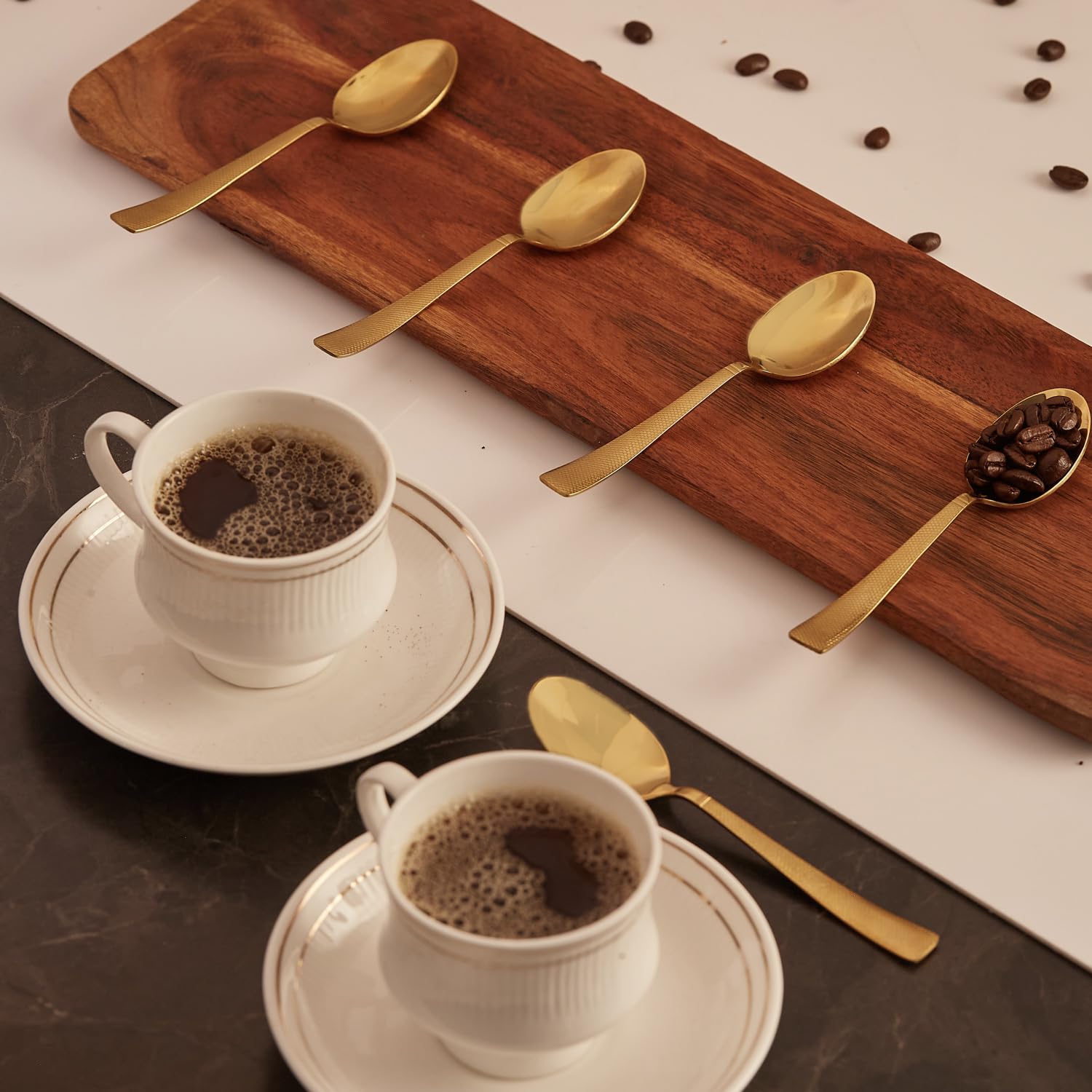 Queenza Juego de 12 cucharas de café expreso, cucharas Demitasse para fiesta de té y desierto, acabado de acero inoxidable de alta calidad con mango grabado para un mejor agarre (dorado)