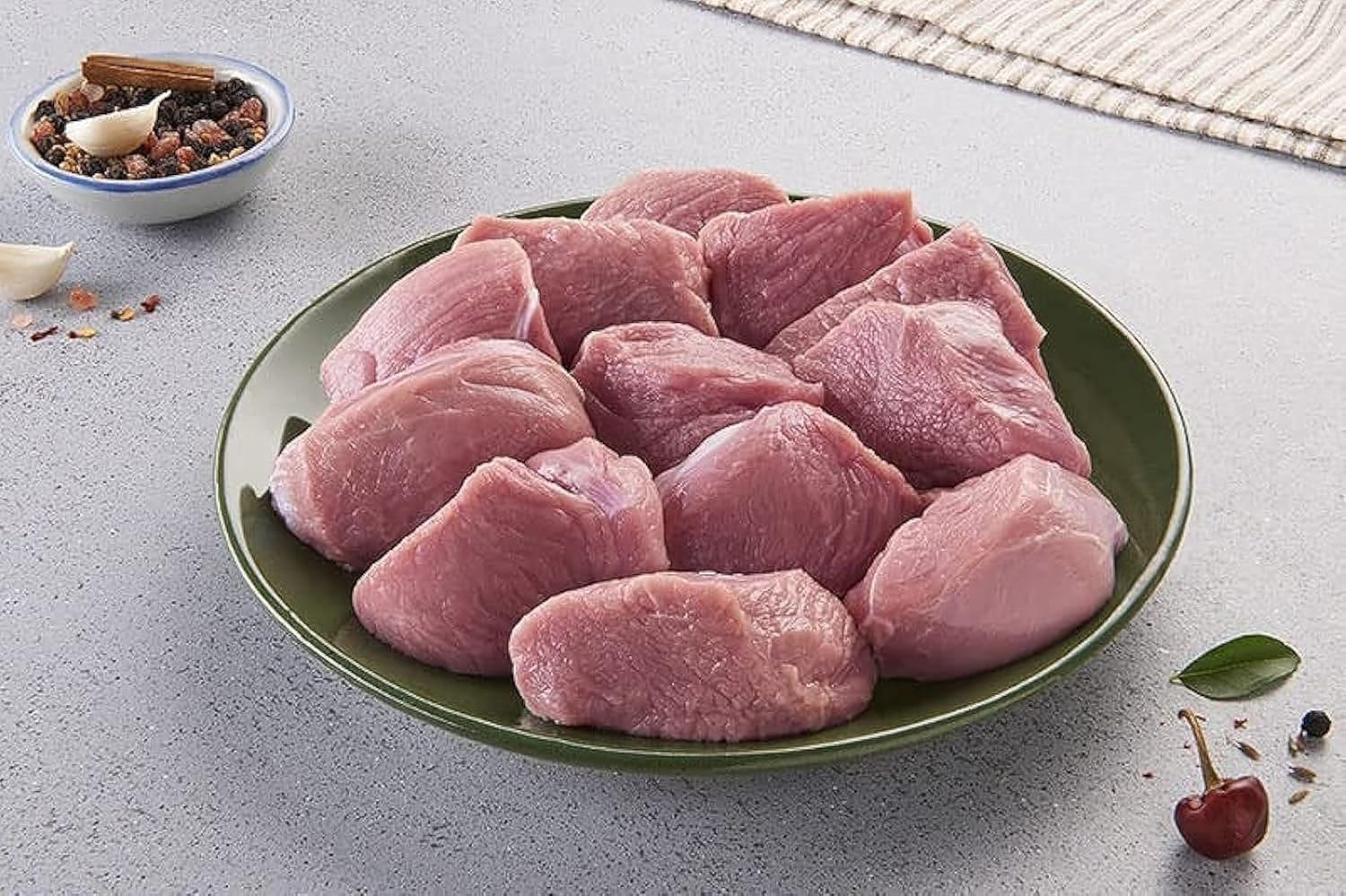 FRESHTOHOMEPremium Fresh Mutton Curry Cut, Indian (Boneless) 500g