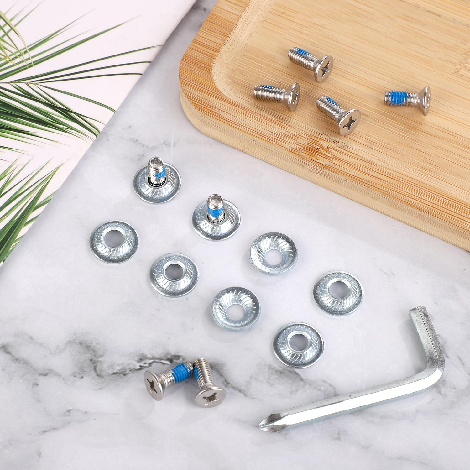 8pcs Snowboard Binding Screw Set, Snowboarding Mounting Screws with Screwdriver Snowboard Bindings Replacement Parts Snowboard Screw Fixed Accessories for Skiing Outdoor Sports
