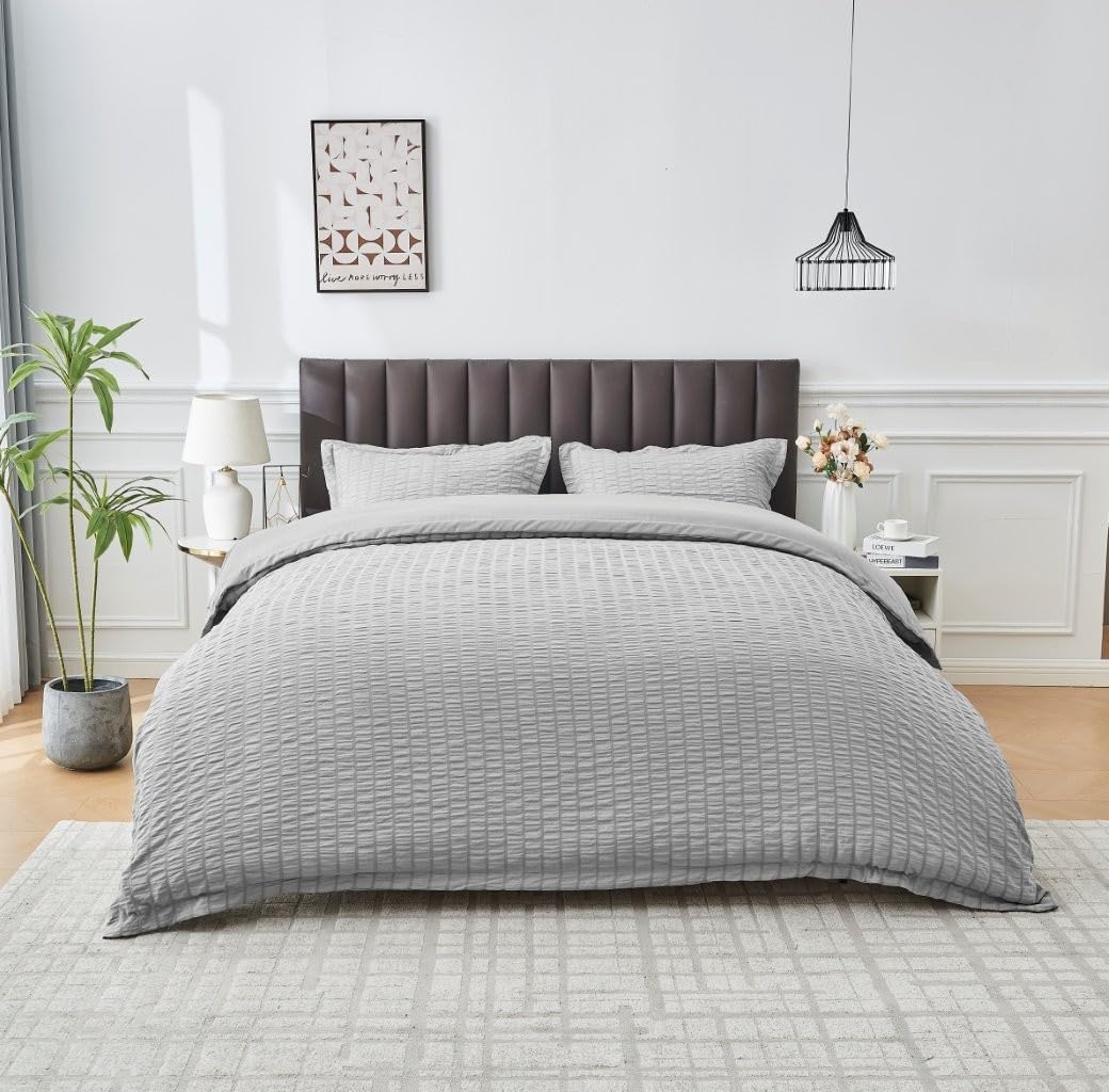 Lions Grey Silver Seersucker Bedding - Double Bed Duvet Cover Set with Matching Pillowcase, Soft Microfiber Pinch Pleat Quilt Coverr with Button Closure, 200x200cm