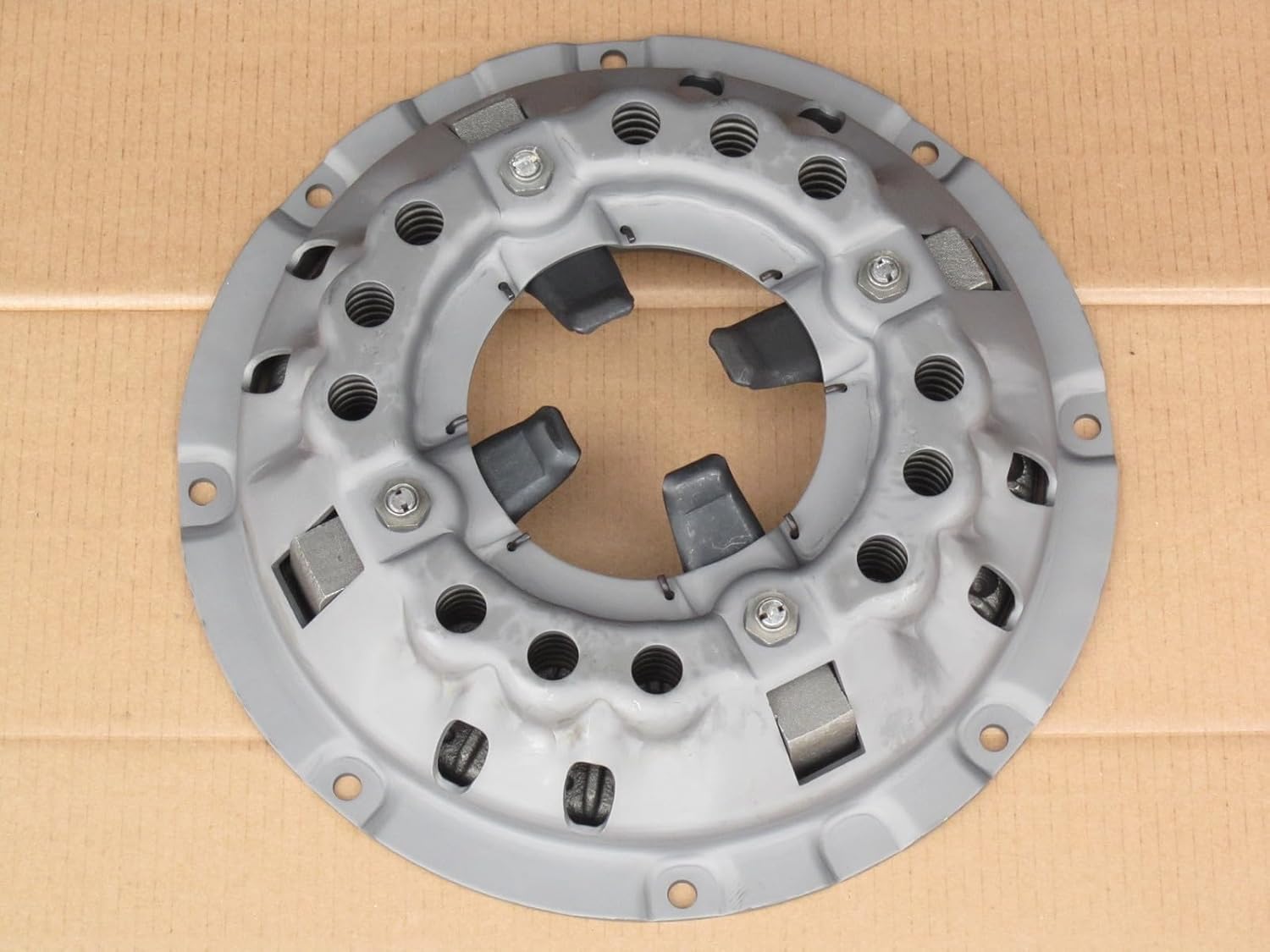 Replacement for fits Clutch Pressure Plate for Part 128024650 87554535 C5NN7563F C5NN7563G C5NN7563V