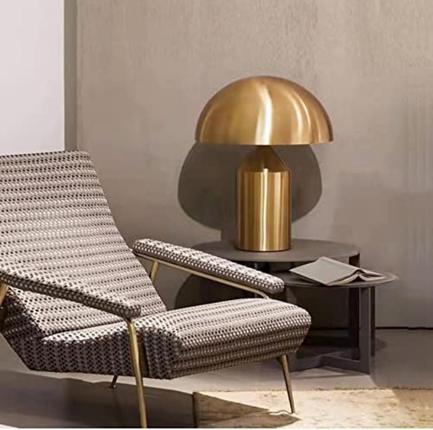 Lampada da tavolo touch, moderna forma a fungo, paralume in metallo di lusso per camera da letto e soggiorno, design creativo, ideale per studio e decorazione della casa