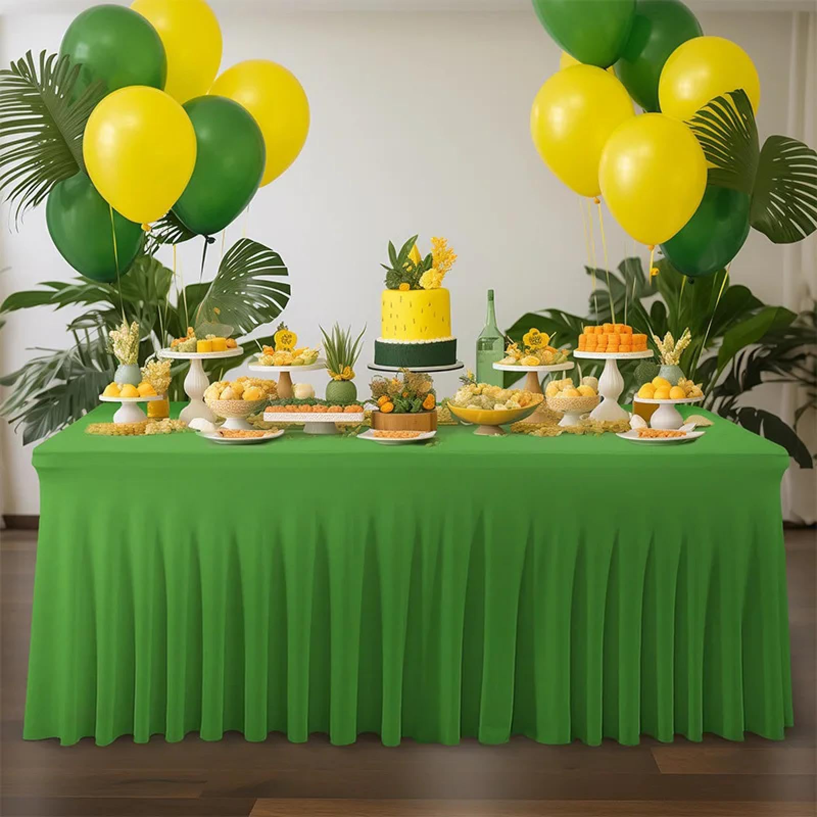 Nappe élastique infroissable verte pour une table de buffet rectangulaire impeccable