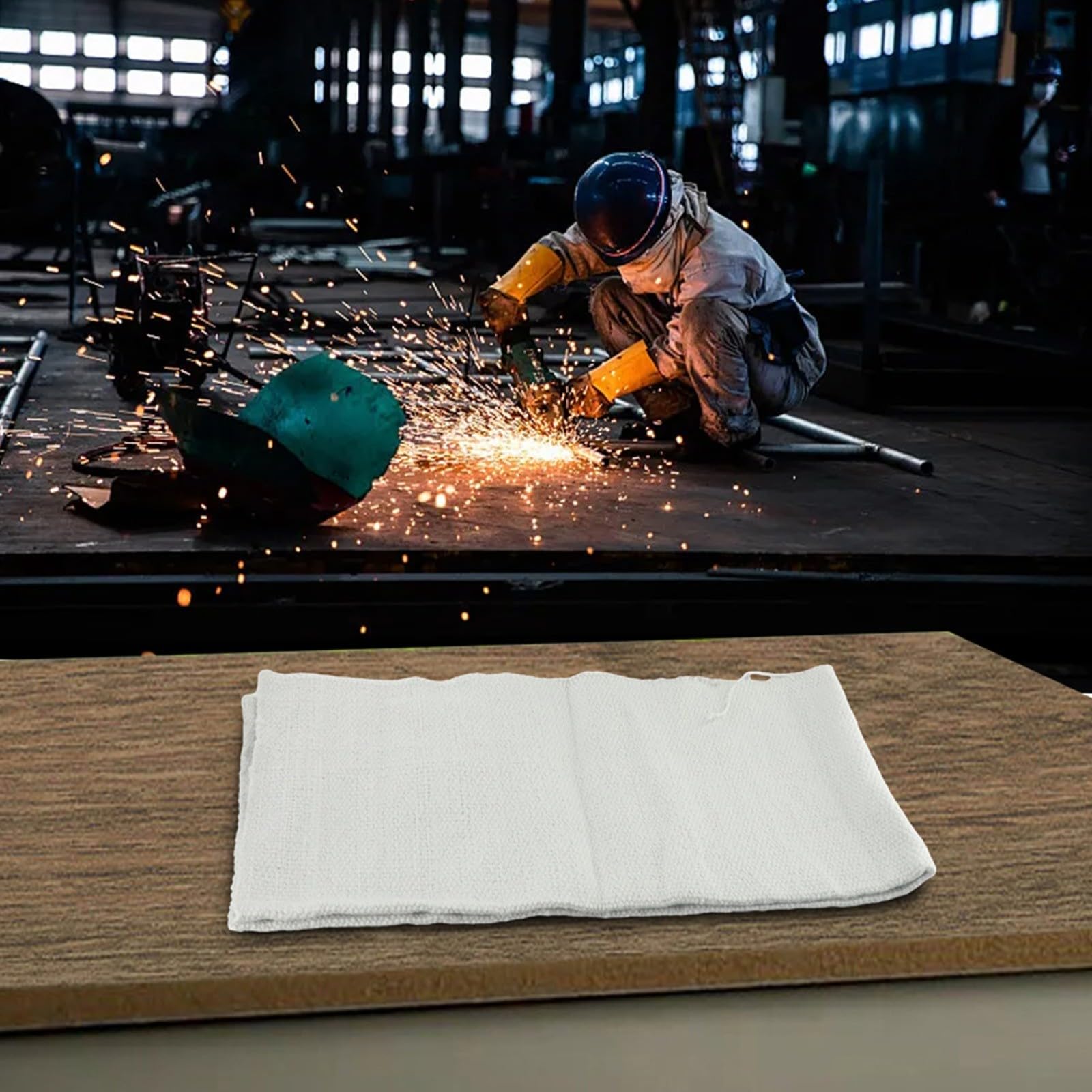 Panno ignifugo in fibra di porcellana ceramica ad alta temperatura, coperta spessa 2 mm nominale a 1260 °C, protezione isolante termico per applicazioni di saldatura, porte del forno (1 m x 1 m)