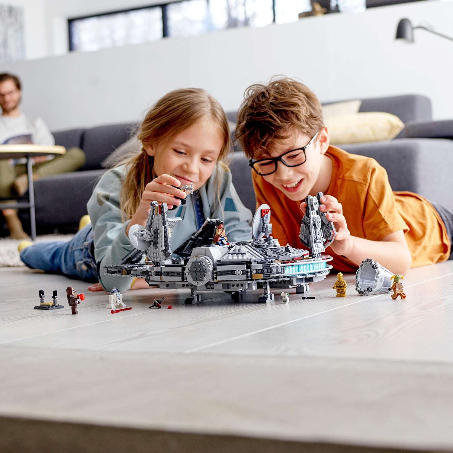 LEGO Star Wars Millennium Falcon, Giochi per Bambini e Bambine da 9 Anni, Modellino da Costruire di Astronave Giocattolo con Finn, Chewbacca, Lando, Boolio, C-3PO, R2-D2 e D-O, Idea Regalo 75257