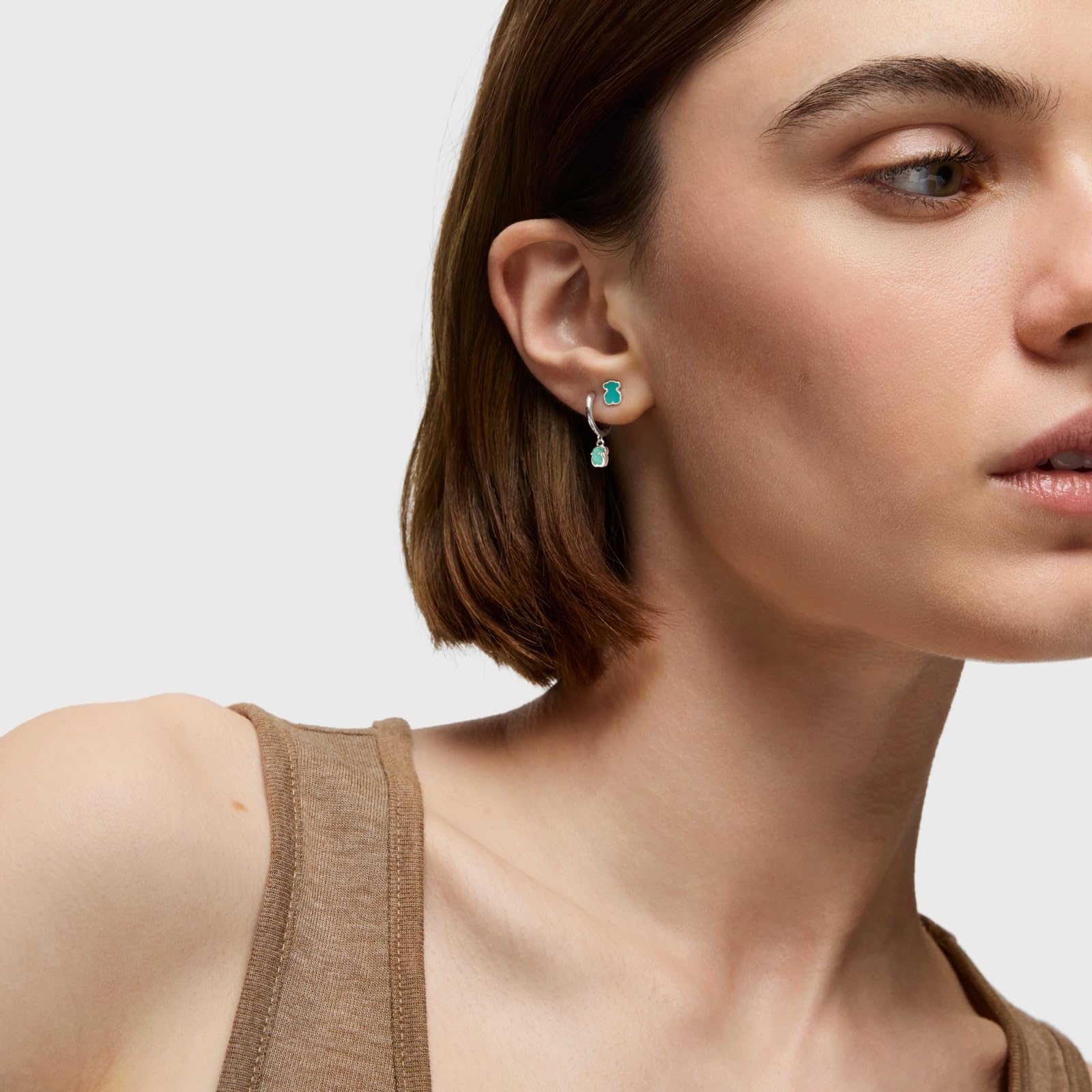 TOUS Pendientes de Plata de Primera Ley para Mujer con Motivo Oso de 0.6 cm y Cierre de Presión, Simple y Versátil, Colección Muffin