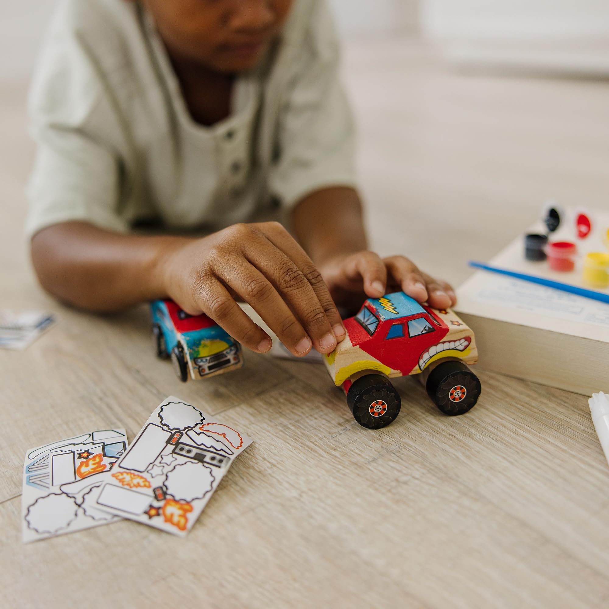 Melissa & Doug Decorate-Your-Own Holz-Bastelset - Rennwagen und Monstertruck