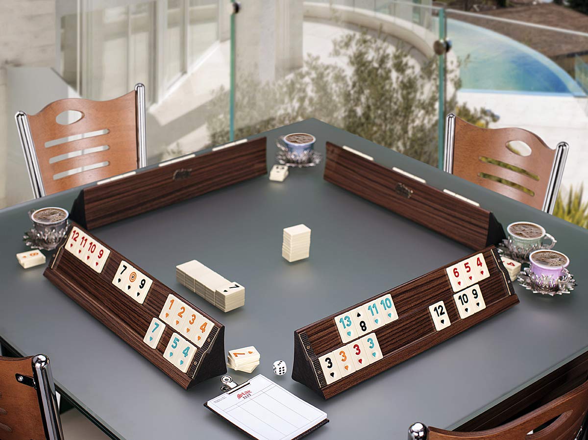 VIP Holz-Okey-Set Mit Melamin-Steinen – Inkl. Ständer, Würfel & Kugelschreiber | Braun, Klassisches Rummi-Spiel