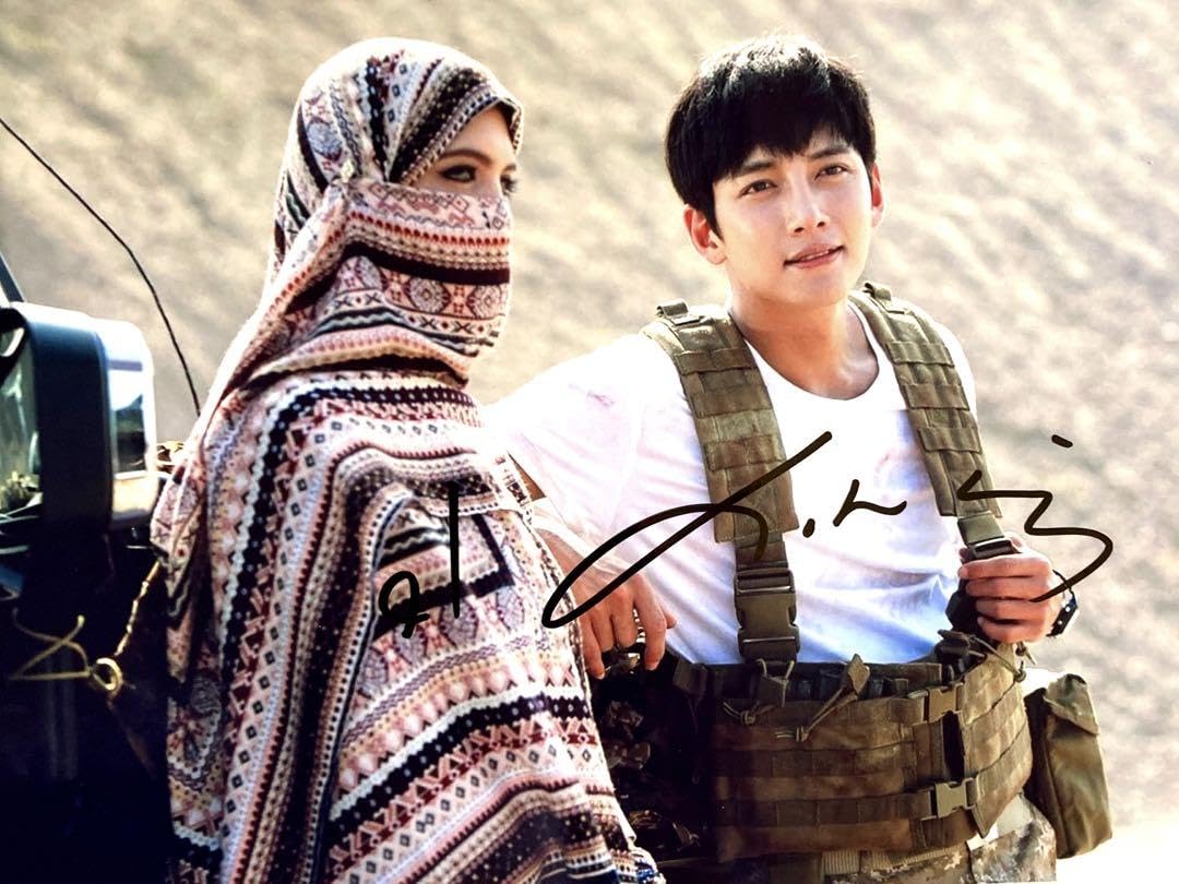 Amazon.co.jp: チ・チャンウク直筆サイン入り超 特大写真…Ji