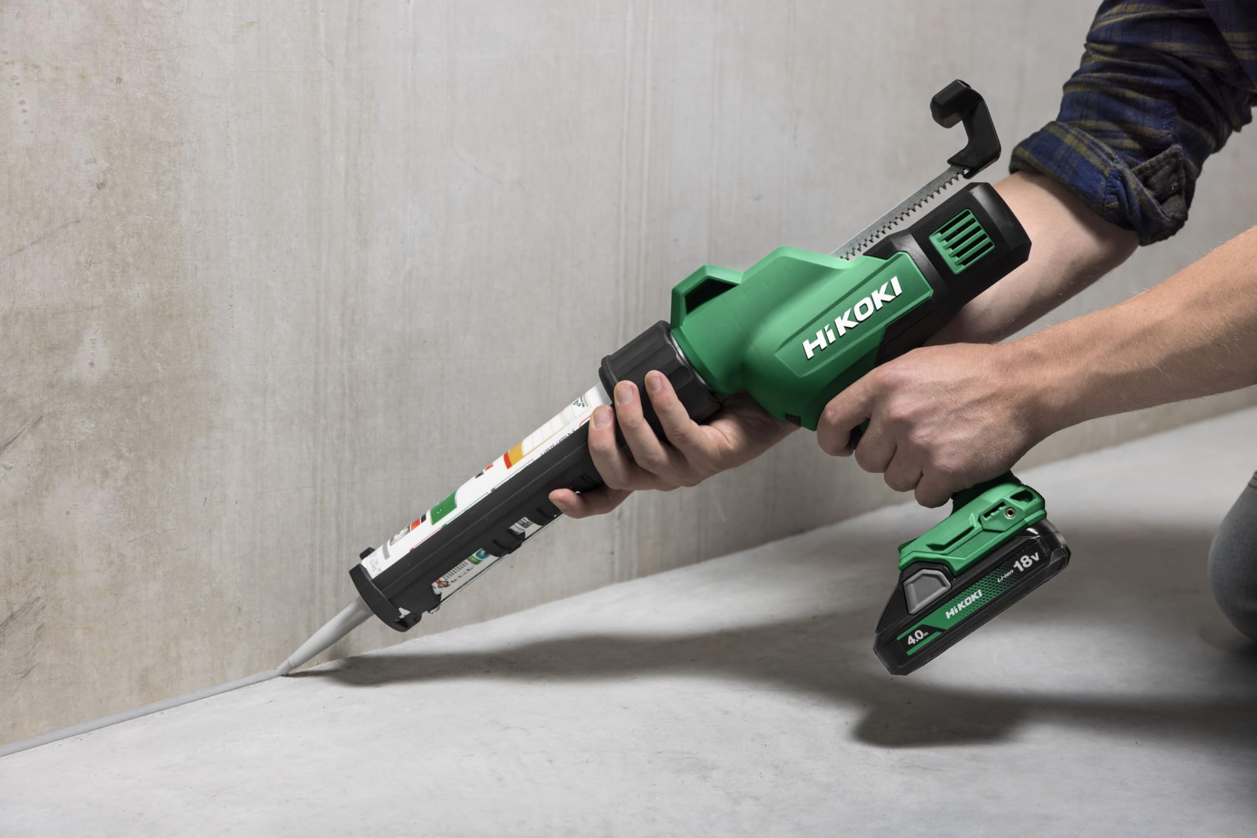 HiKOKI Pistolet à Cartouche sans Fil, Presse-Mastic 18 V, 400 ml, 3000 N | Outil de scellement avec 6 vitesses et fonction anti-goutte, livré avec lunettes de protection, sans batterie ni chargeur