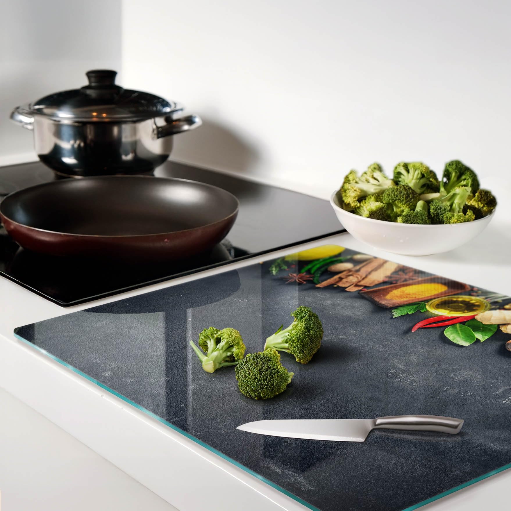 Tagliere in Vetro 60x52 cm Facile da Pulire Rettangolare con Stampe da Cucina Antigraffio Durevole e Igienico con Piedini Antiscivolo Resistente al Calore - Erbe e spezie
