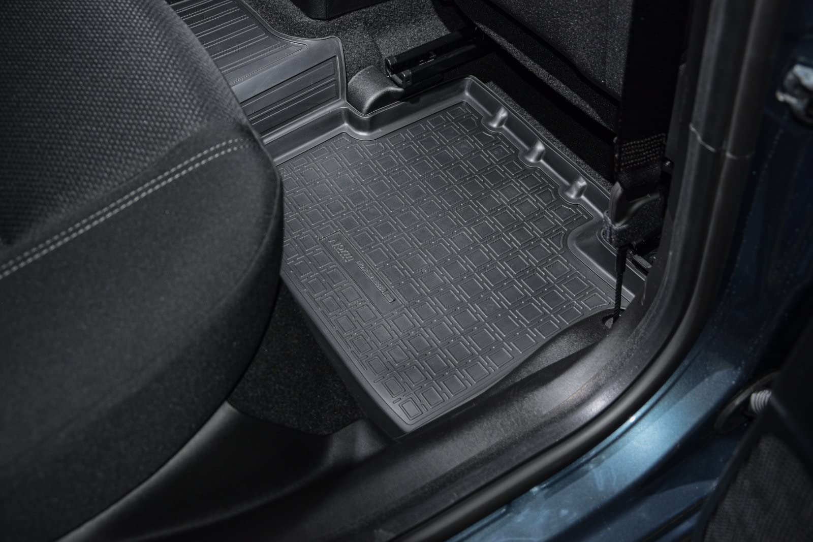 J&J AUTOMOTIVE Tapis De Coffre TPE Toutes Saisons Pour Fiat Tipo 4P Berlina Depuis 2015 - Bord Haut Antidérapant
