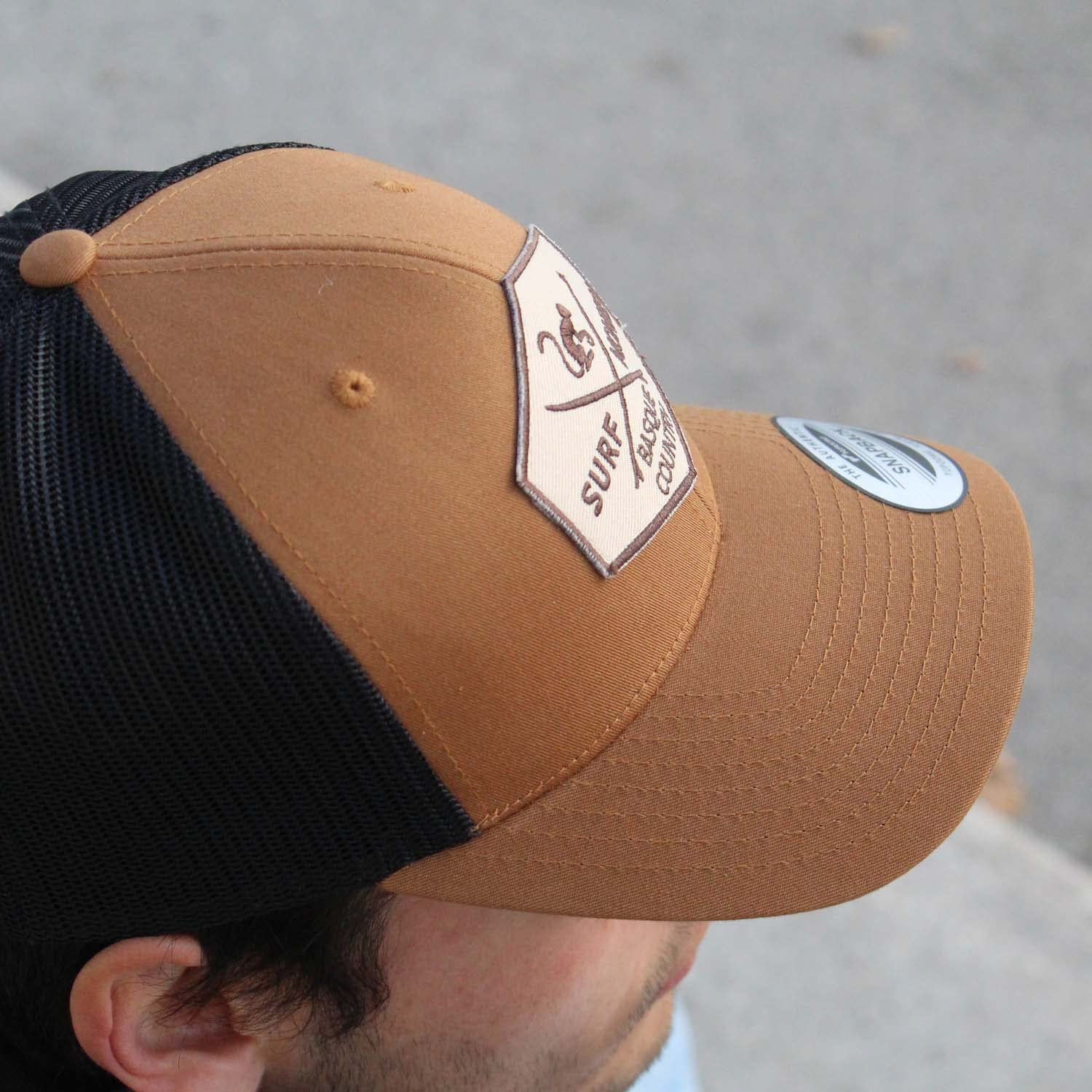 DRESSED IN MUSIC PLAY WITH ME Cappello Trucker Surf Monkey® - Berretto da Uomo/Donna - Design a 5 Pannelli - Taglia Unica - Cappuccio Strutturato con Profilo Medio, Blu