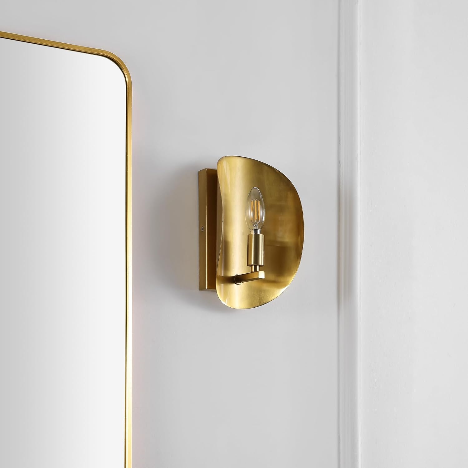 SAFAVIEH Lighting Collection Calluna Brass Wall Sconce Set of 2 Light Fixture, Ideal for Bathroom, Entryway, Vanity, Foyer, Hallway, Living Room (LED Bulbs Included)